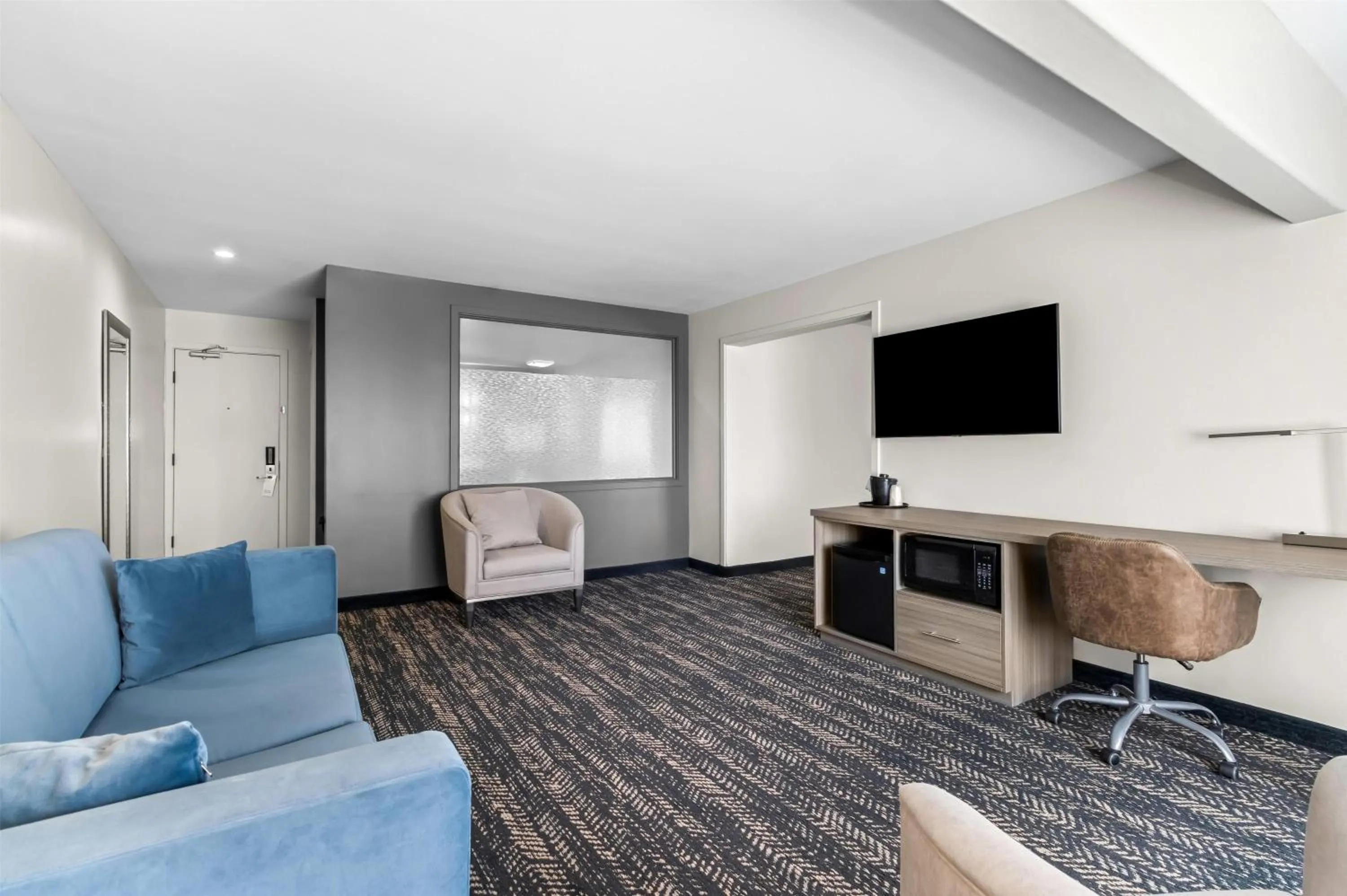 TV and multimedia in Hourglass Hotel, Trademark Collection by Wyndham