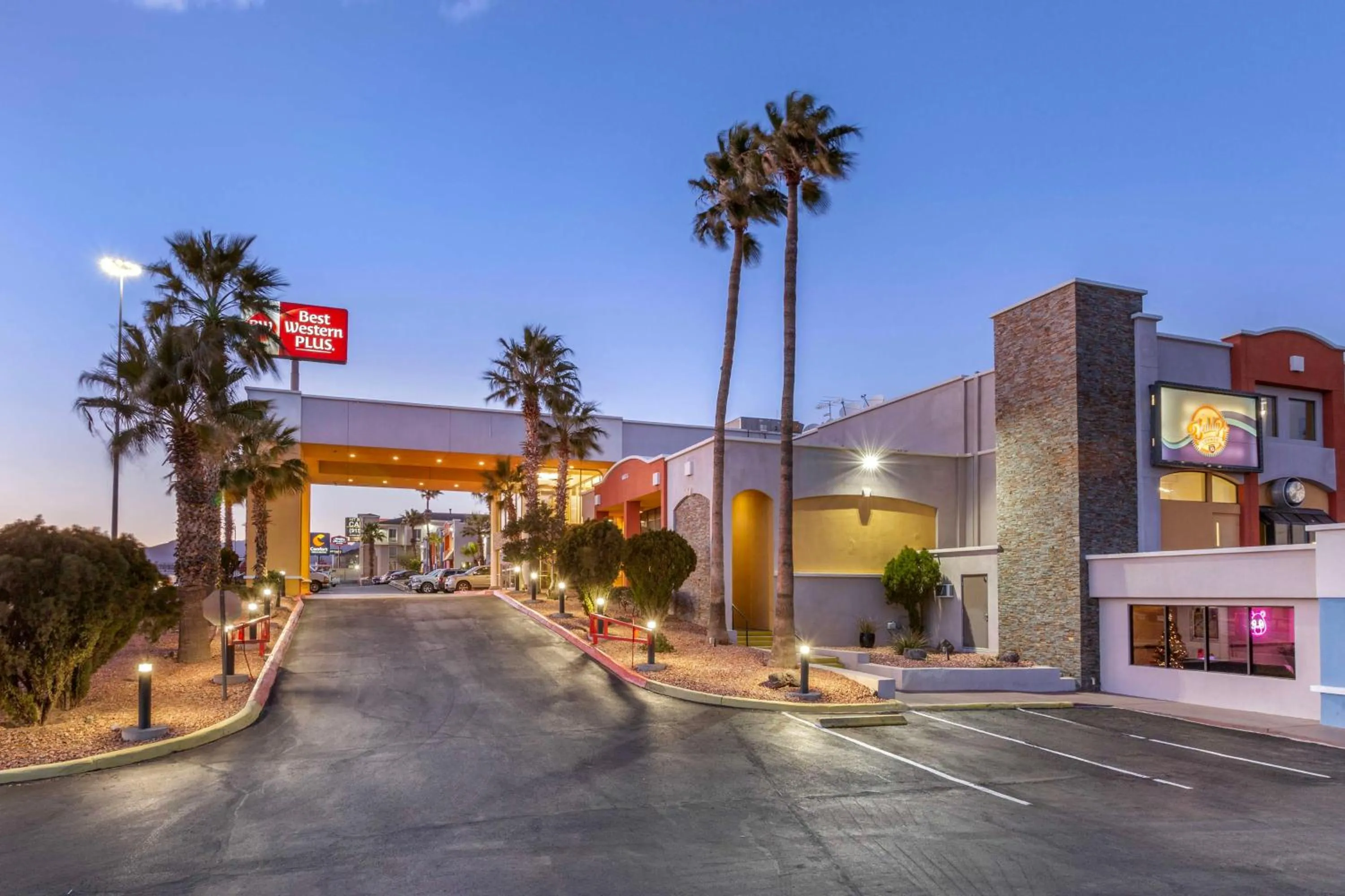 Property building in Best Western Plus El Paso Airport Hotel & Conference Center