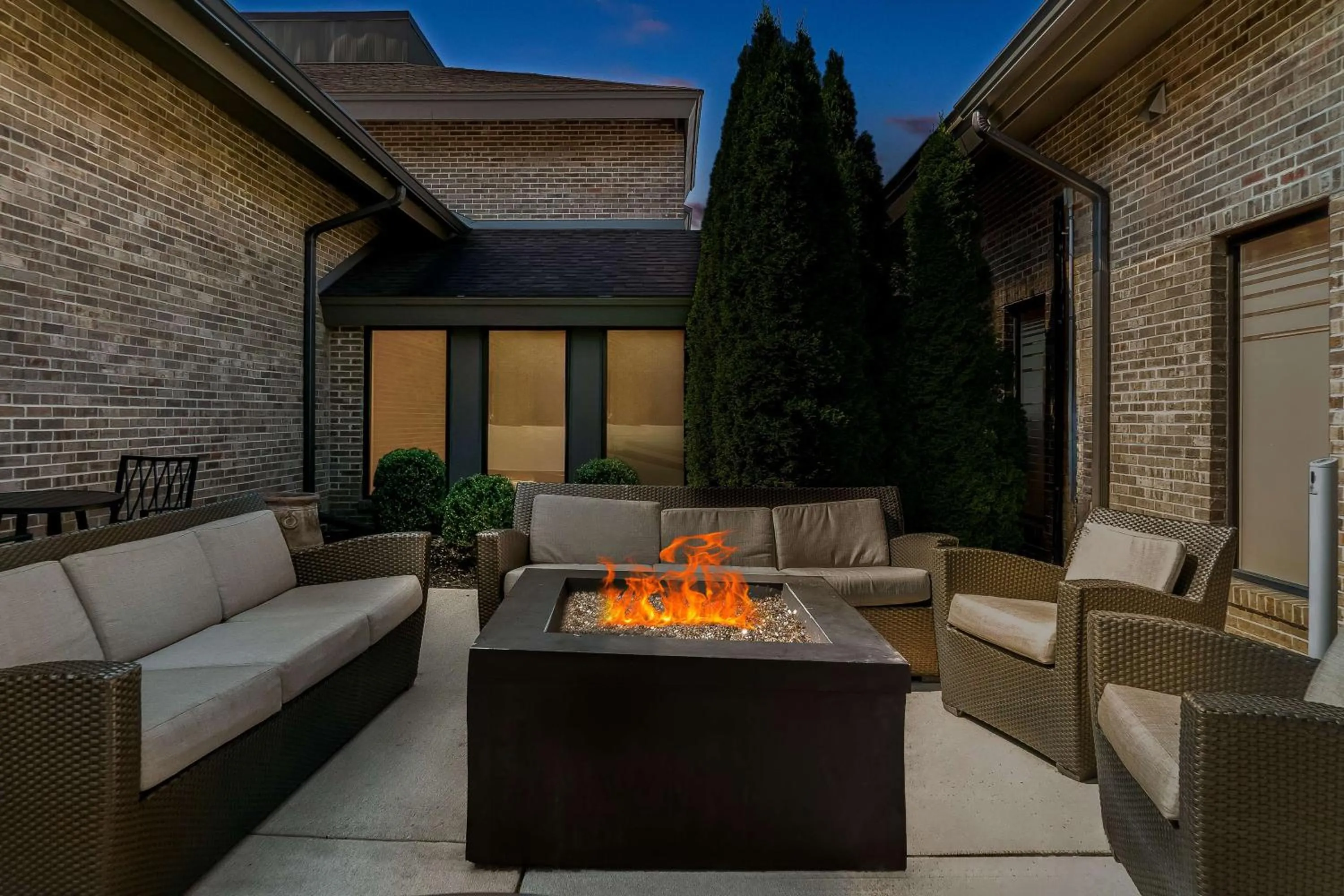 Property building in Best Western Okemos/East Lansing Hotel & Suites