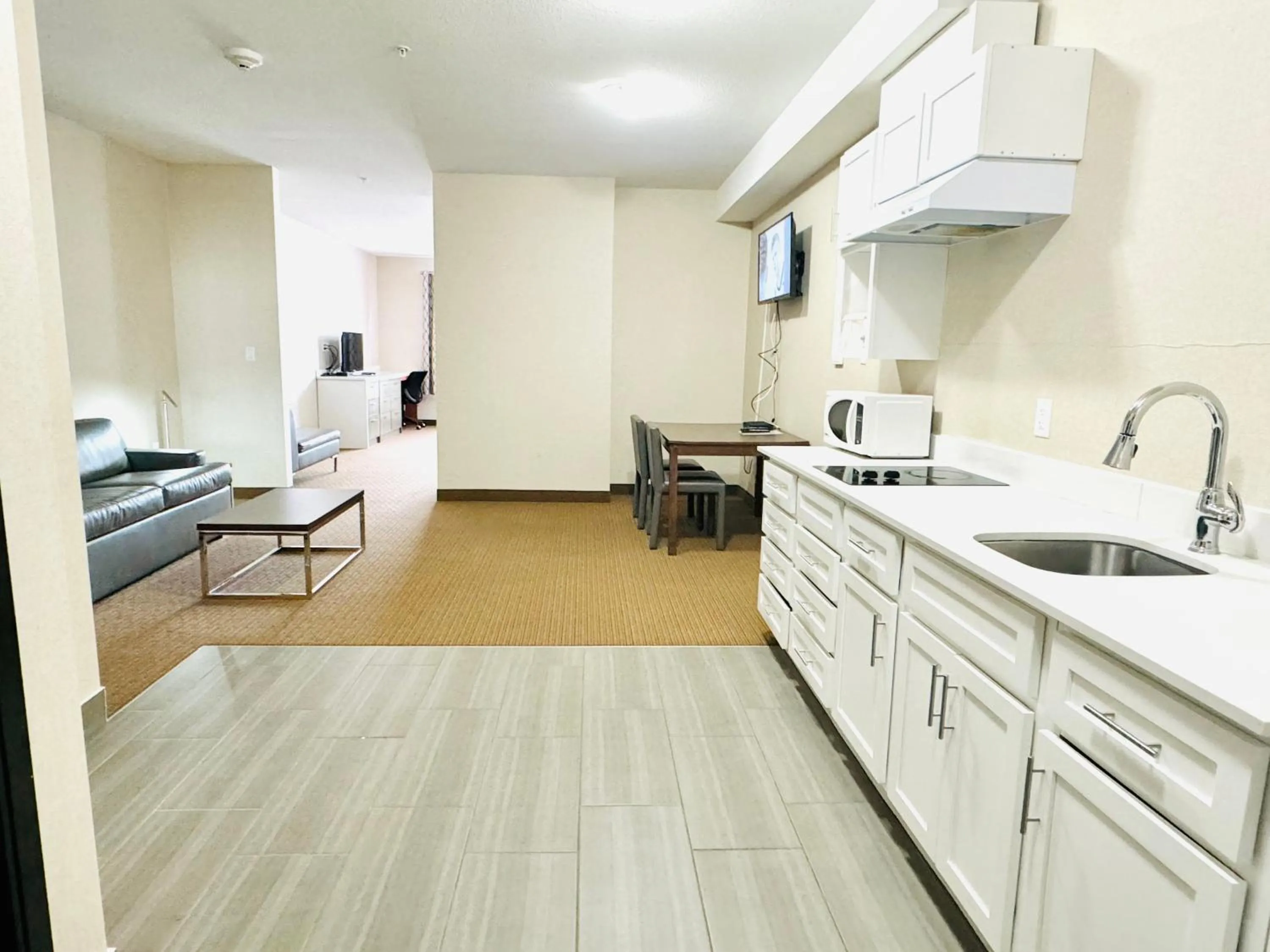 Living room in Southfort Inn