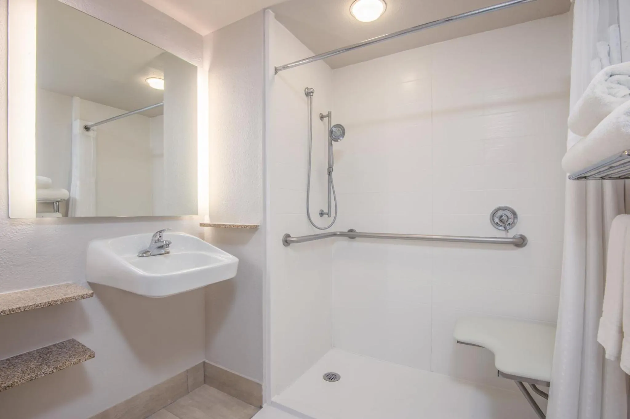 Photo of the whole room in Holiday Inn Express El Paso-Central by IHG