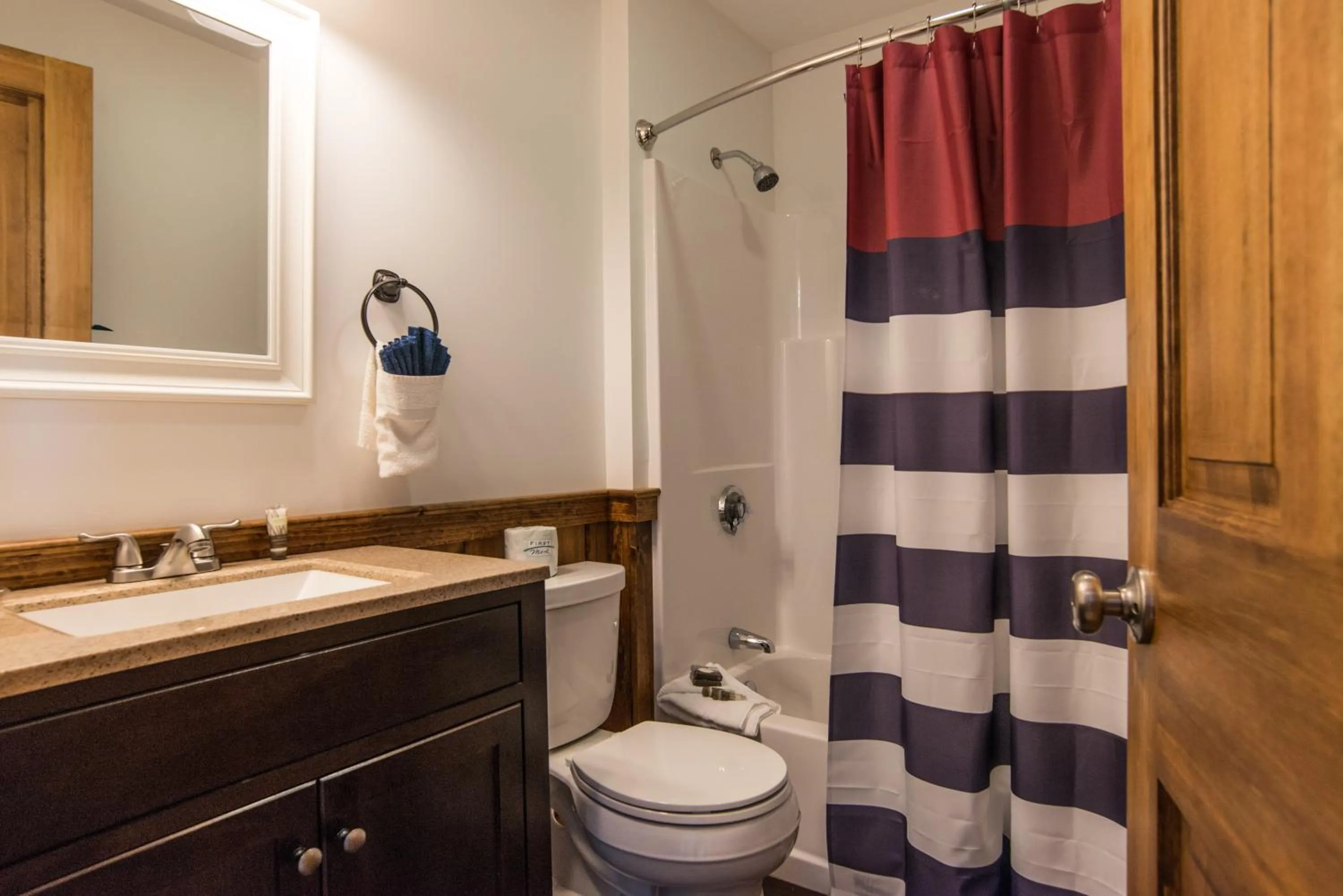 Bathroom in Linekin Bay Resort