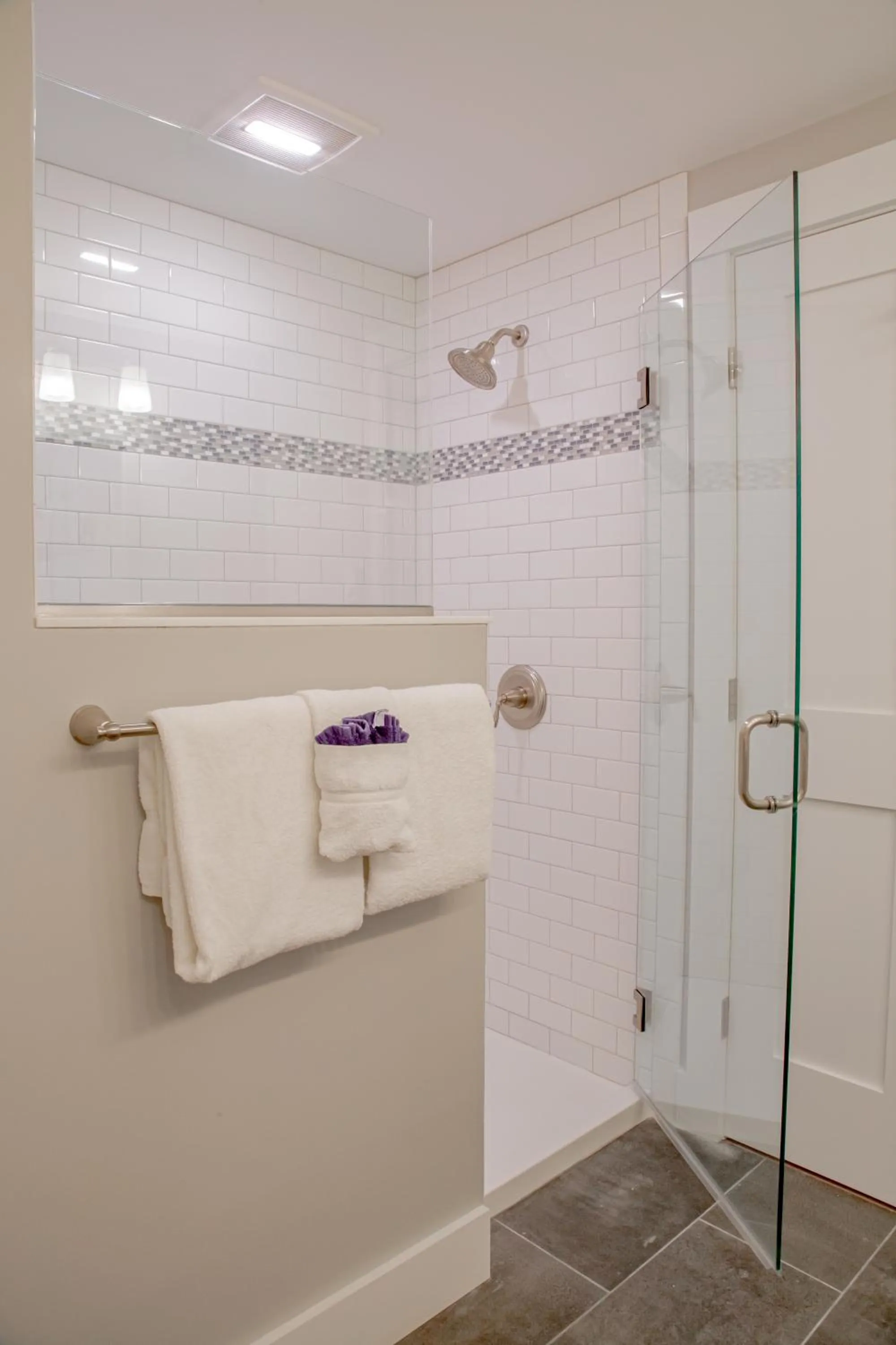 Shower in Linekin Bay Resort