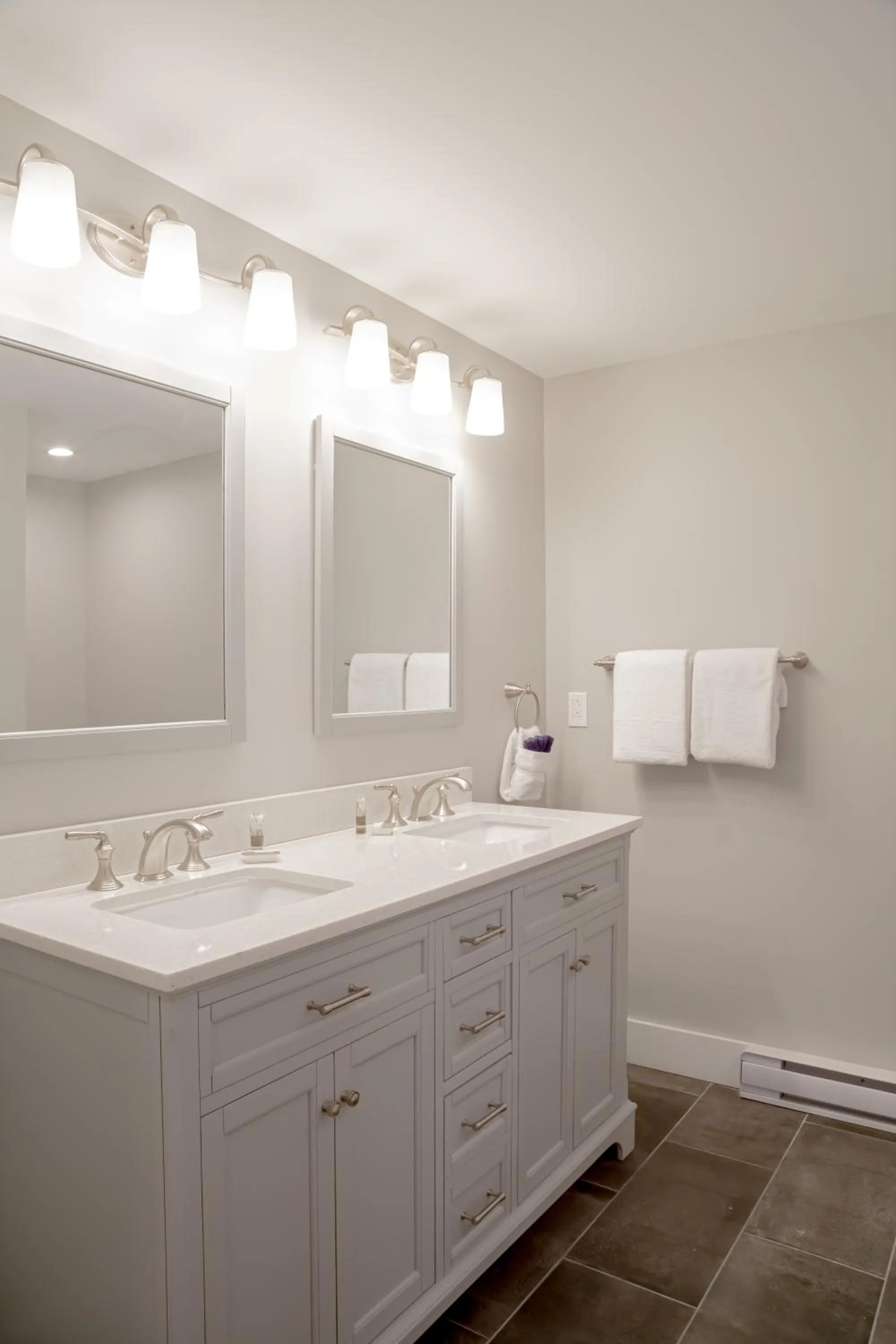 Bathroom in Linekin Bay Resort