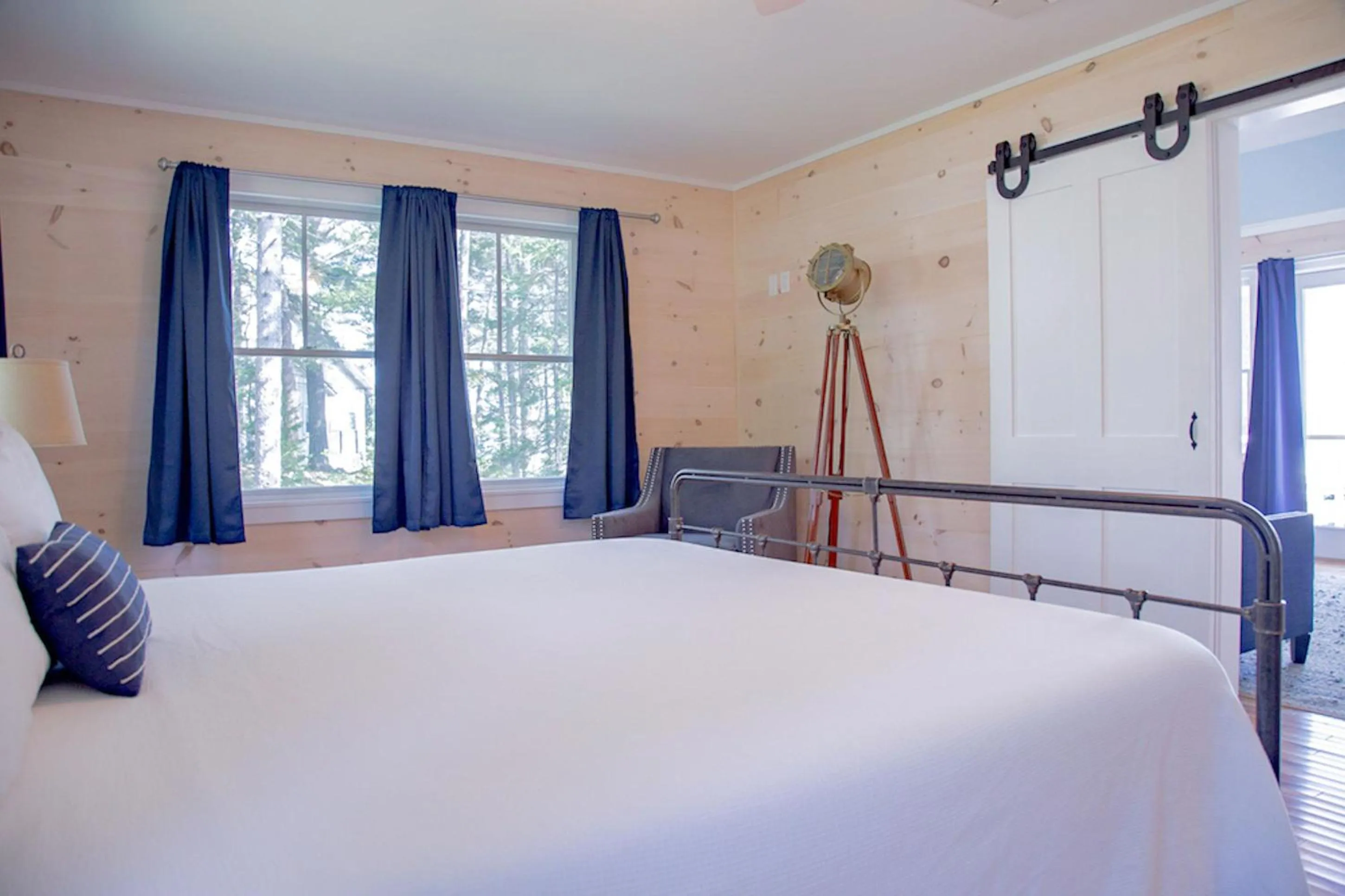 Bed in Linekin Bay Resort