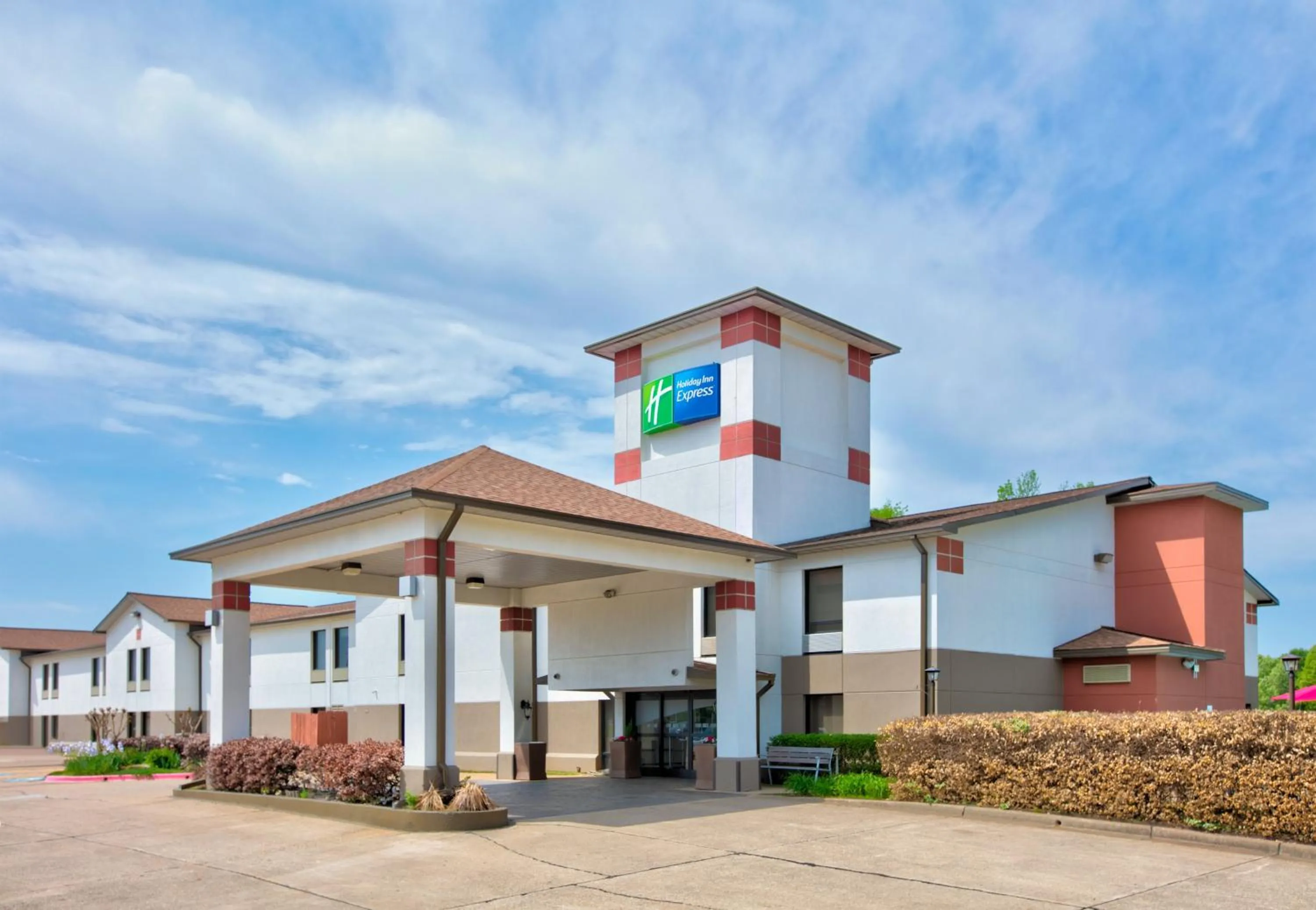 Property building in Holiday Inn Express - Hope by IHG