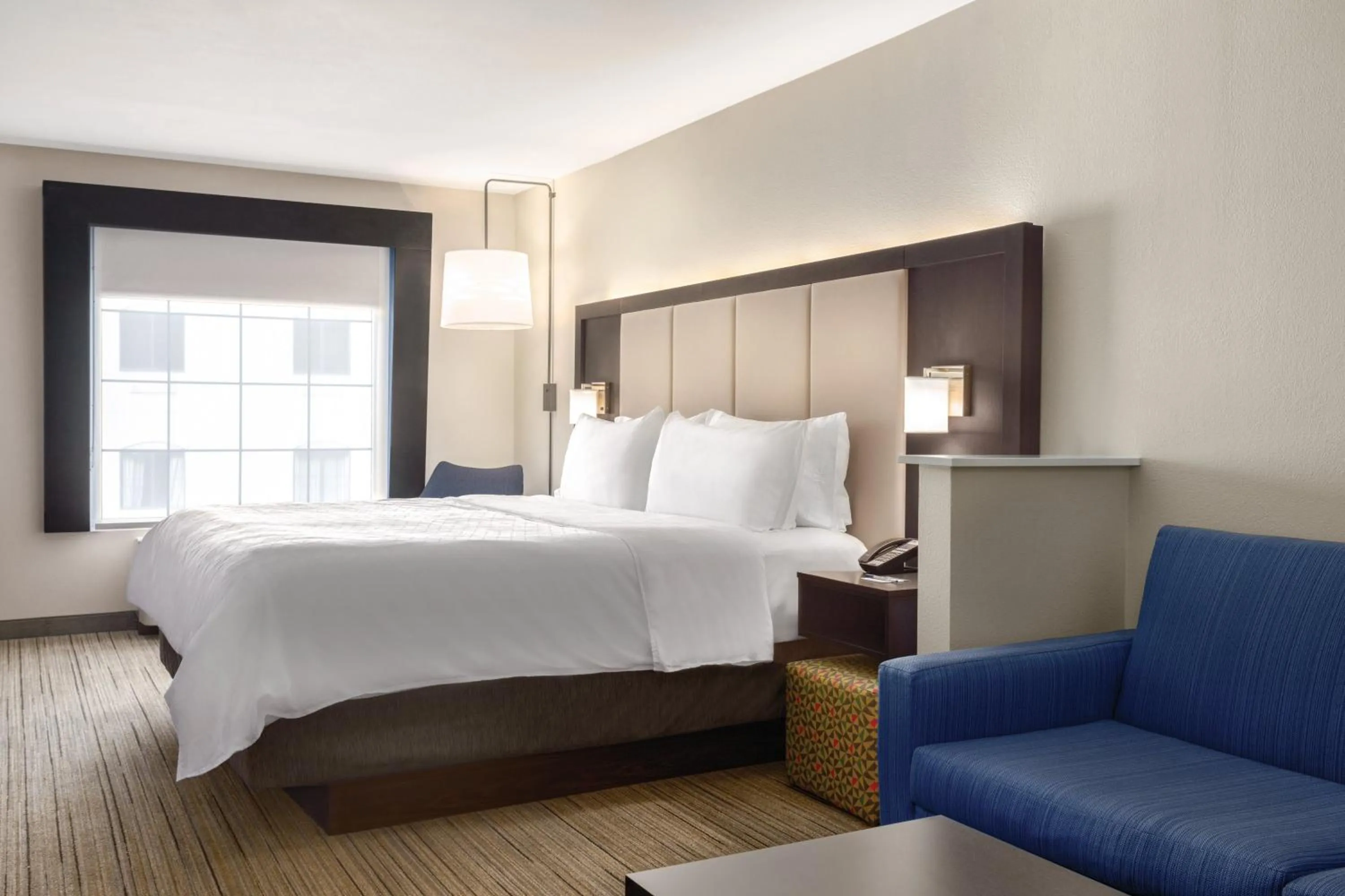 Photo of the whole room, Bed in Holiday Inn Express Hotel & Suites Lawton-Fort Sill by IHG