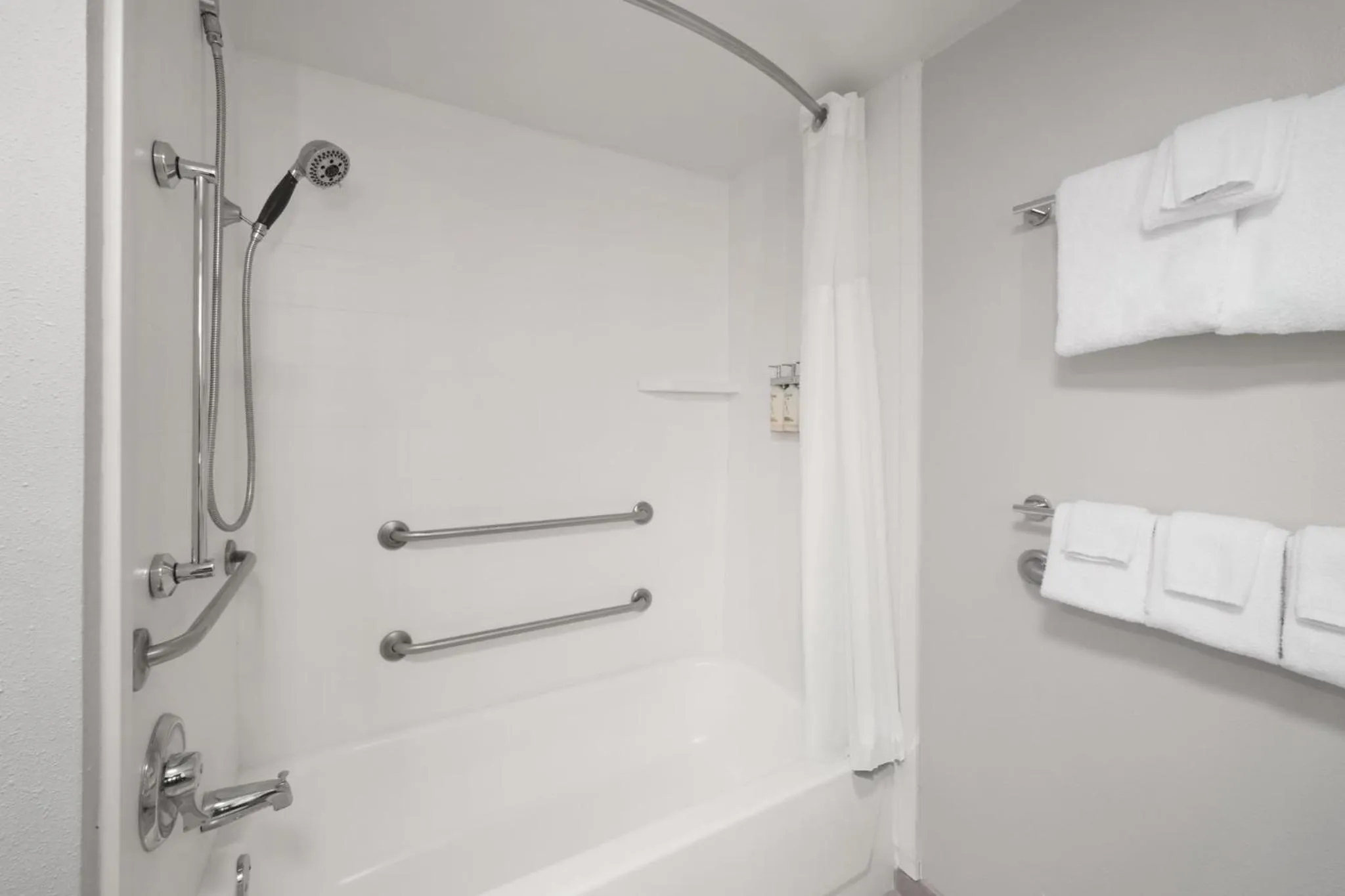 Photo of the whole room in Holiday Inn Express Greenville by IHG