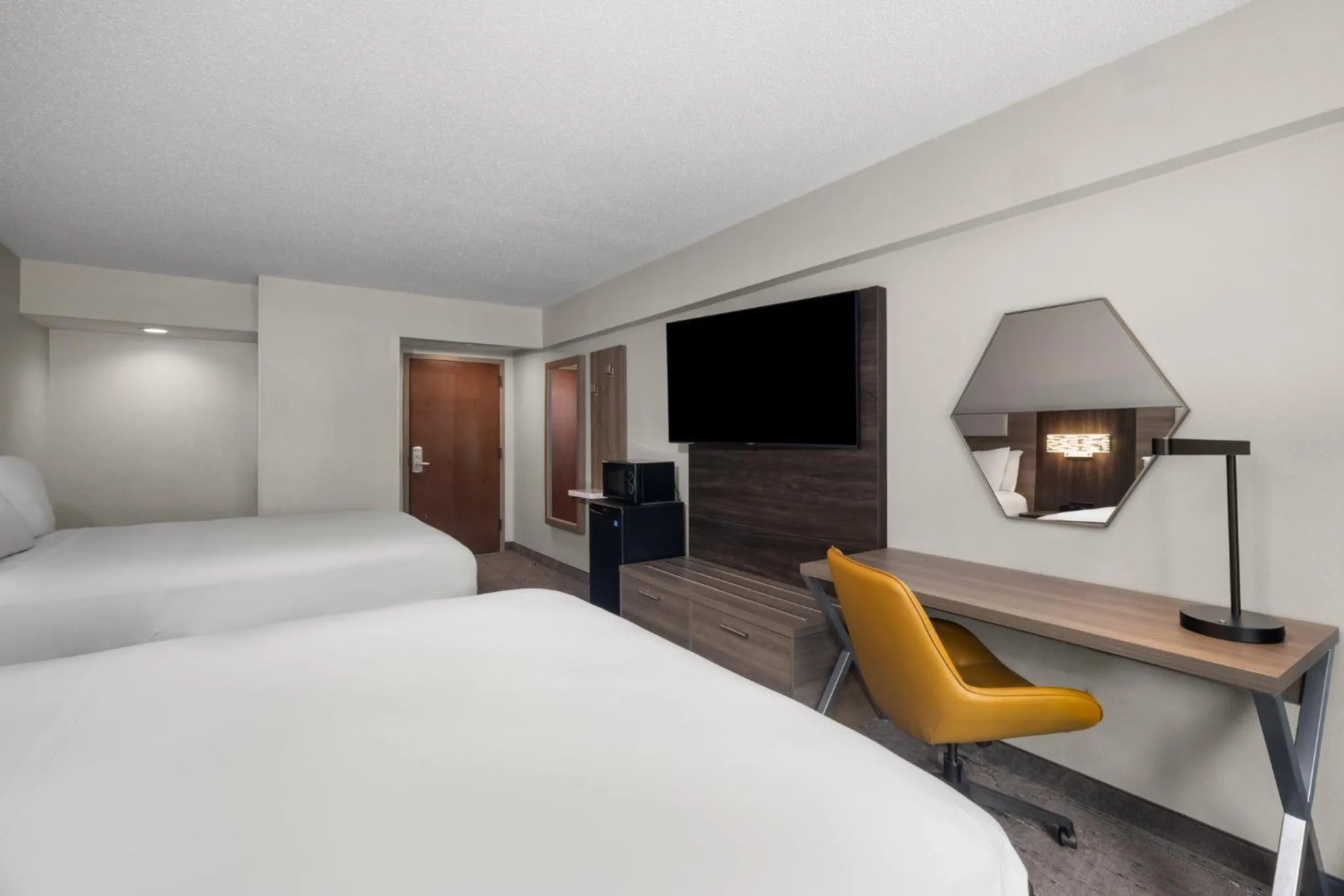 Photo of the whole room, Bed in Holiday Inn Express Greenville by IHG