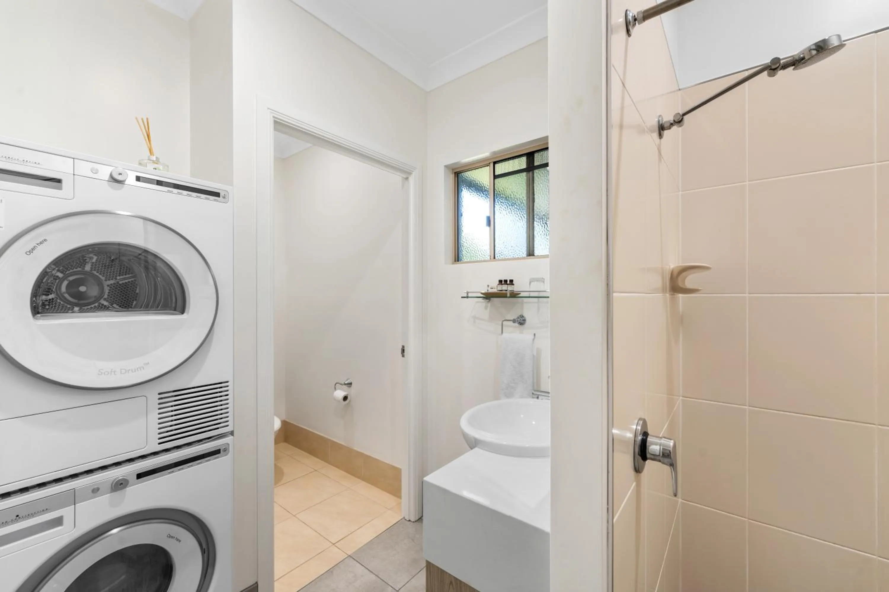 Shower in Blue Summit Hideaway