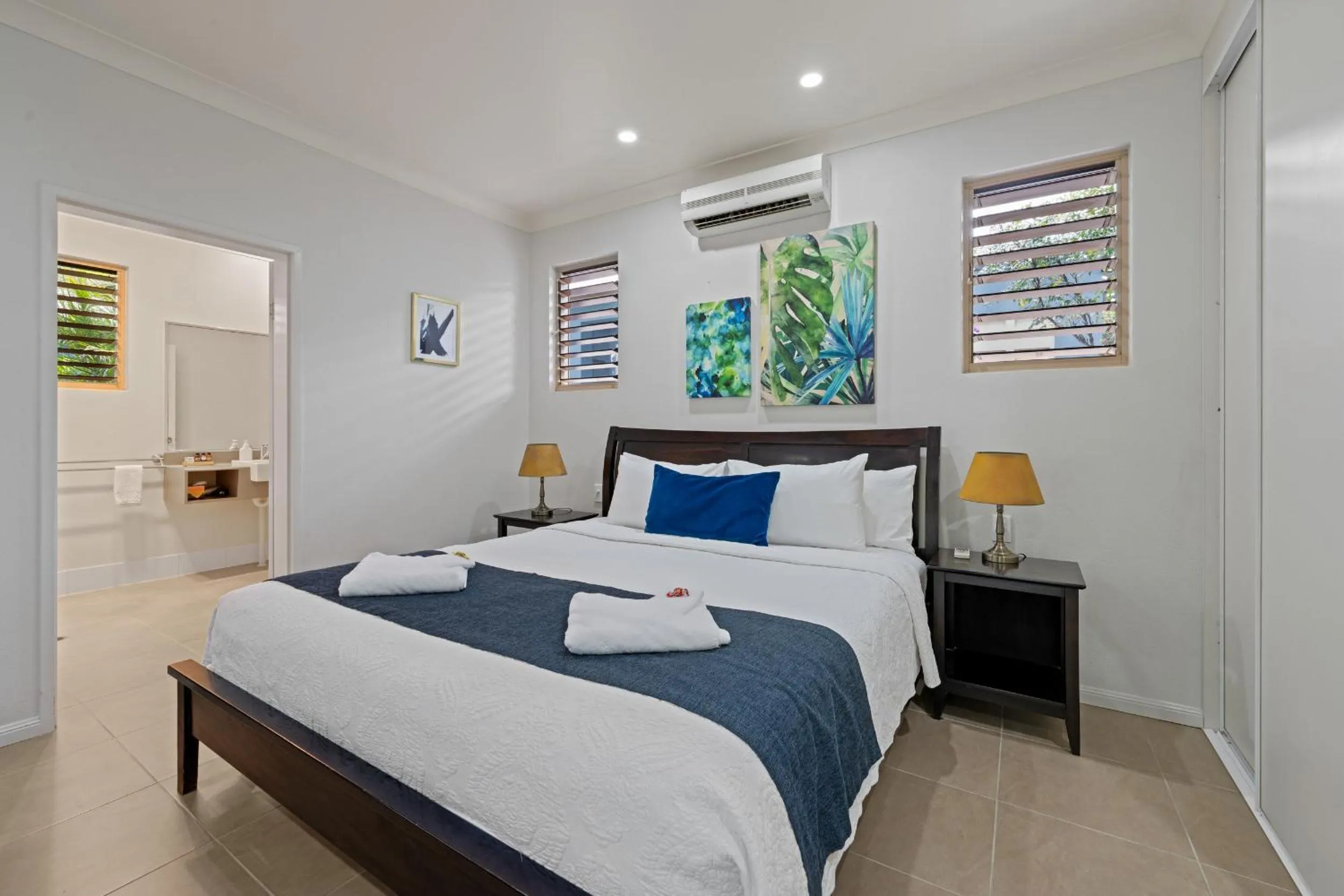 Bed in Blue Summit Hideaway