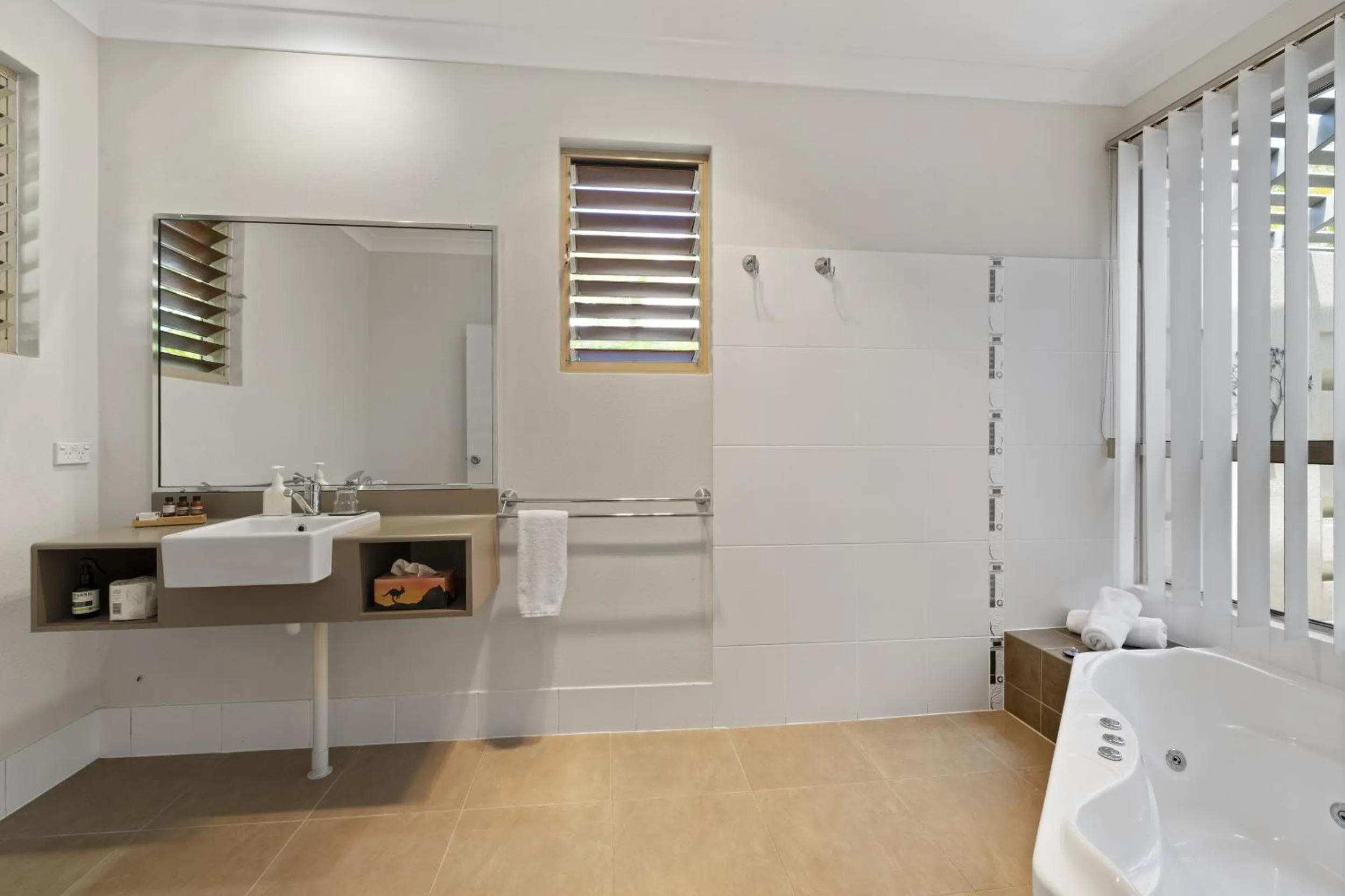 Shower in Blue Summit Hideaway