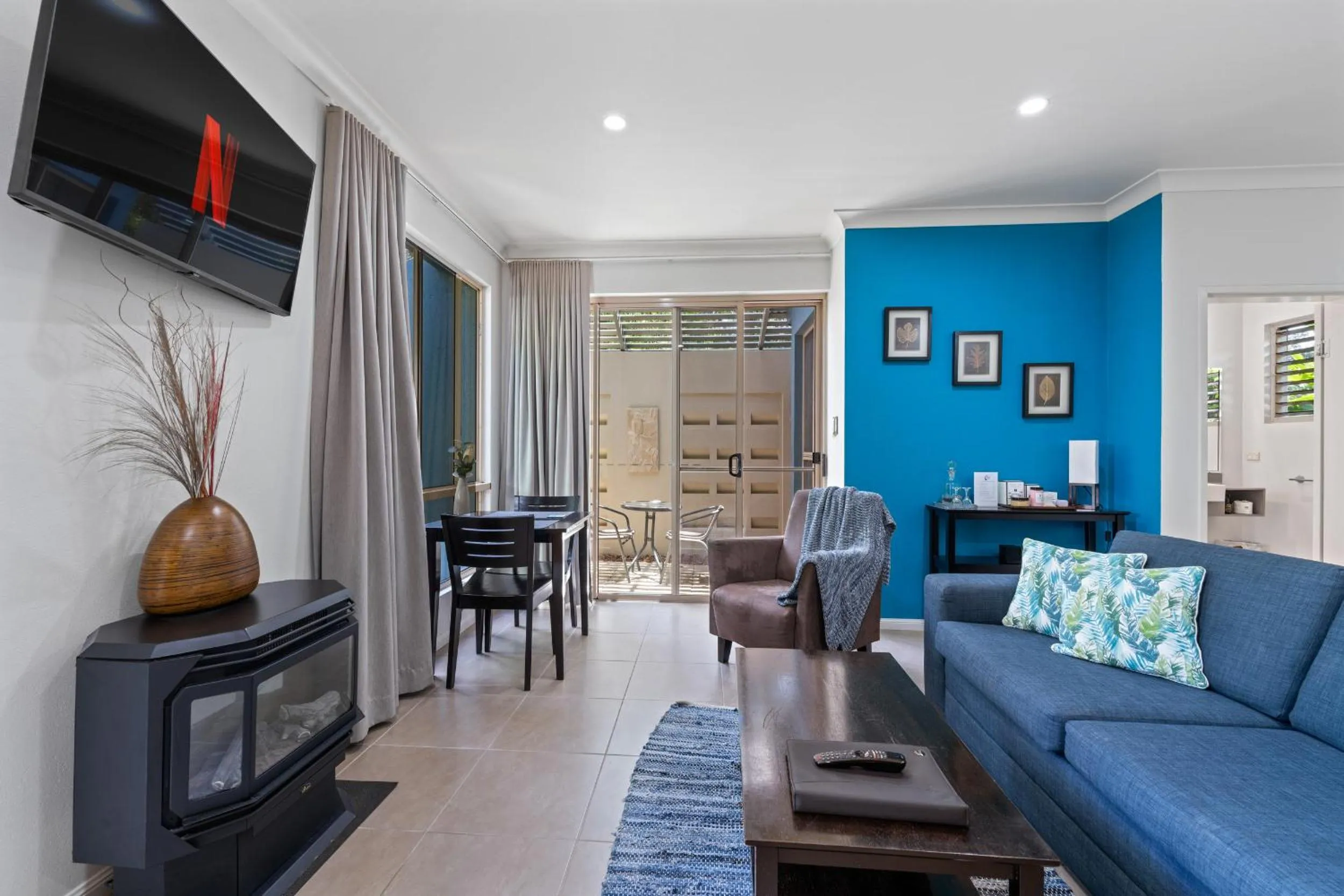 Communal lounge/ TV room in Blue Summit Hideaway