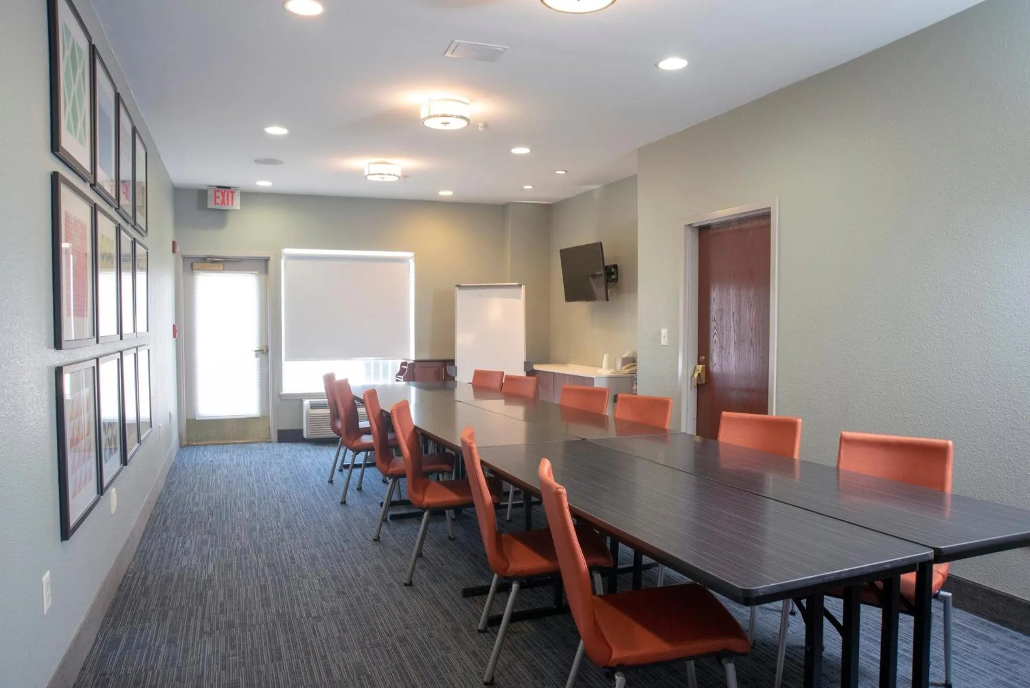 Meeting/conference room in Holiday Inn Express Hotel & Suites Chester by IHG
