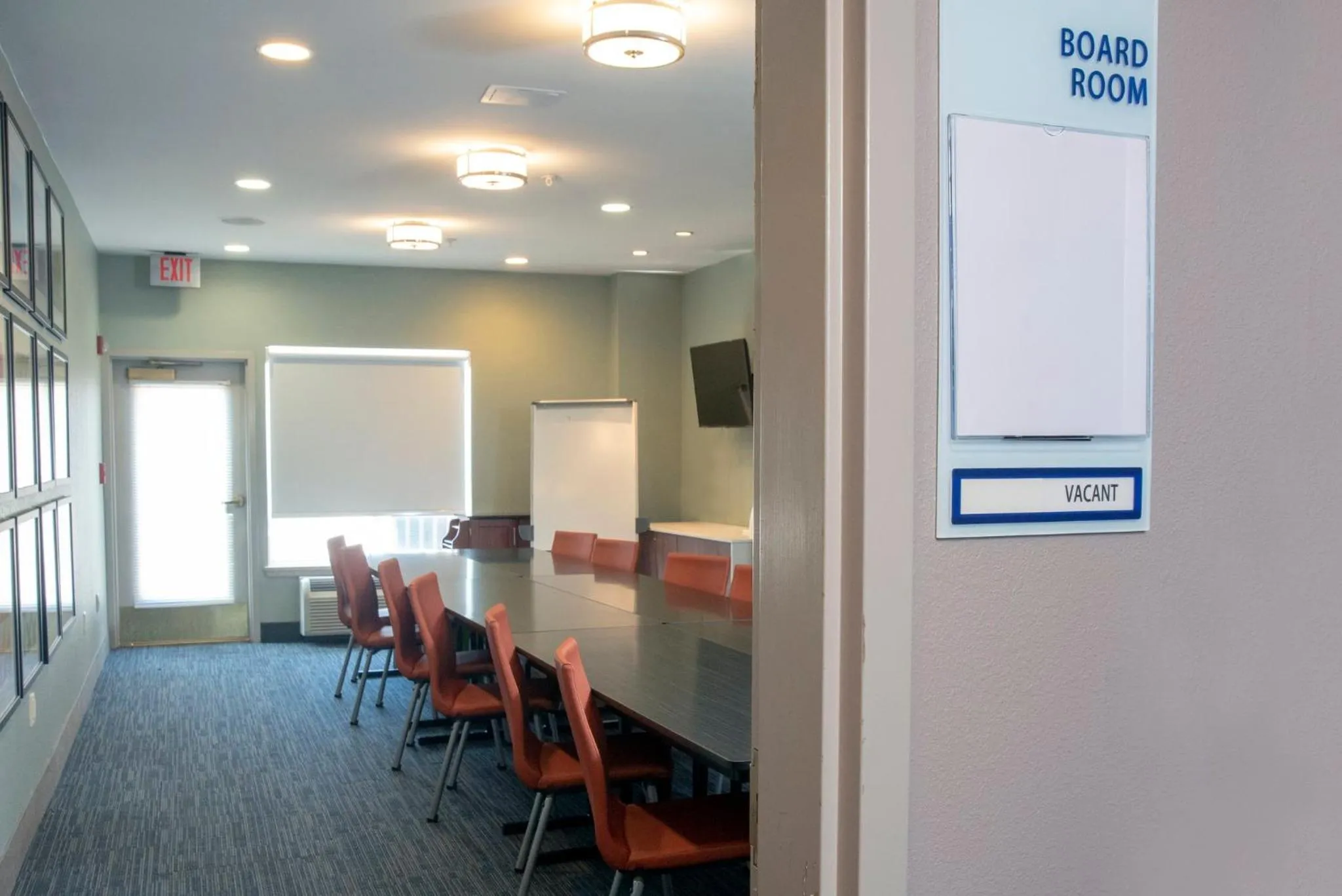 Meeting/conference room in Holiday Inn Express Hotel & Suites Chester by IHG