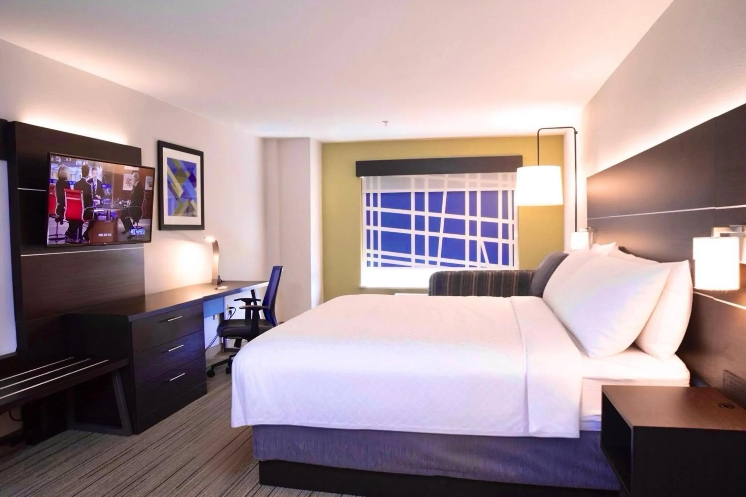 Standard King Room with Mobility Accessible Roll-In Shower in Holiday Inn Express Hotel & Suites Chester by IHG Standard King Room with Mobility Accessible Roll-In Shower in Holiday Inn Express Hotel & Suites Chester by IHG