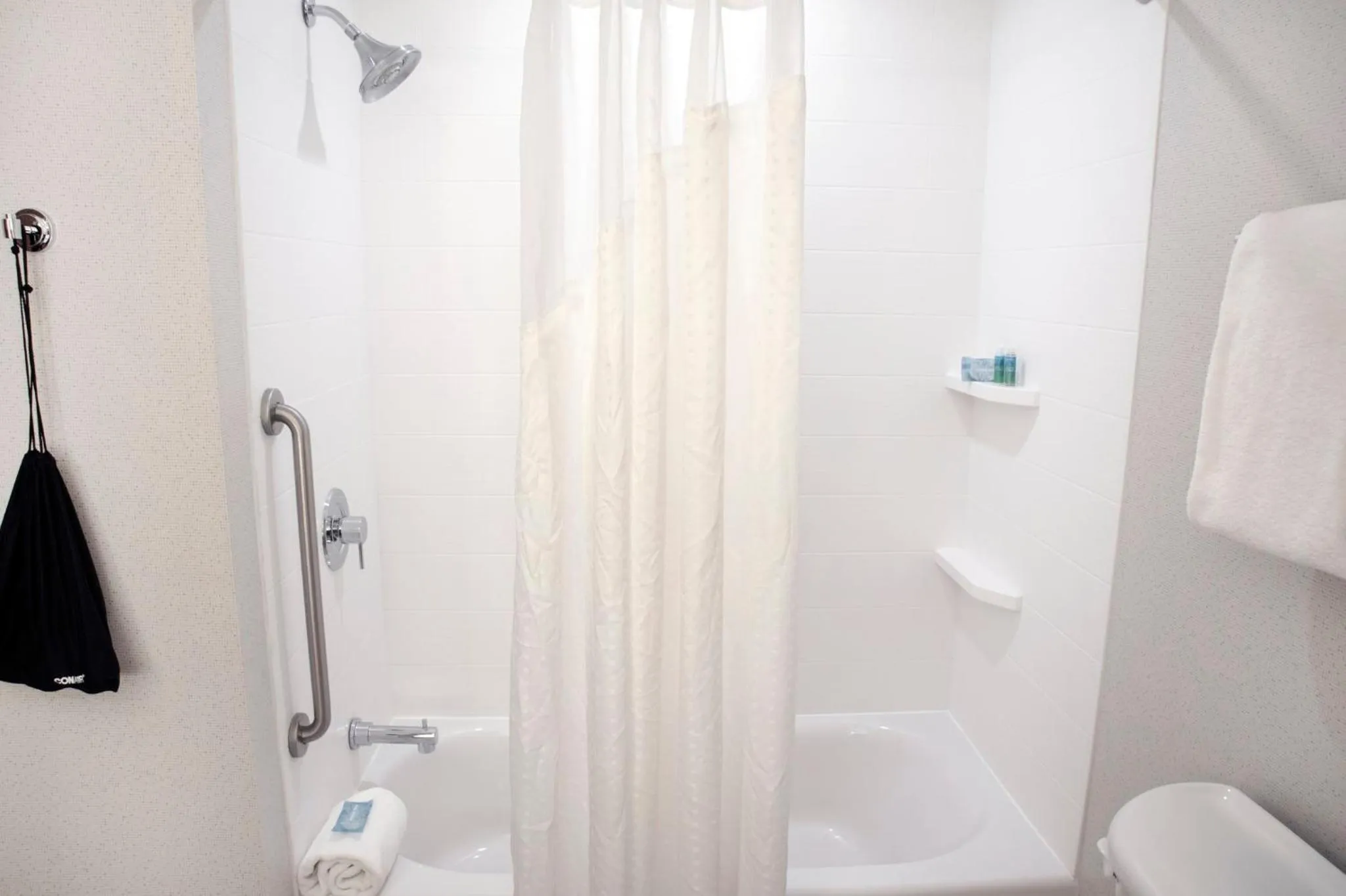 Bathroom in Holiday Inn Express Hotel & Suites Chester by IHG