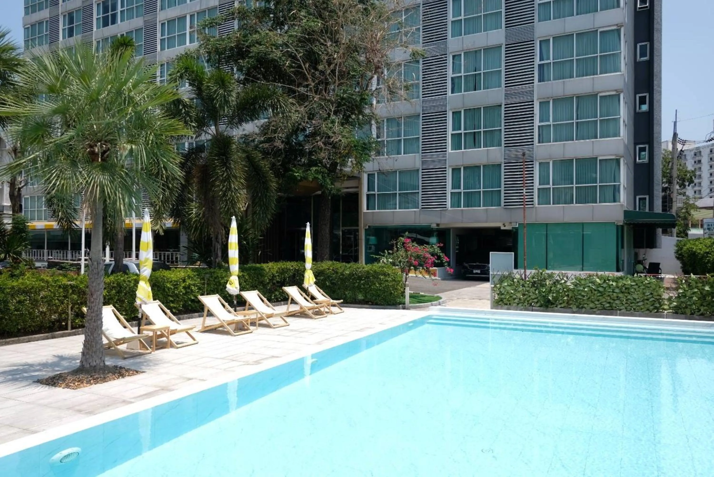 Swimming pool in Top View Hotel - SHA Extra Plus
