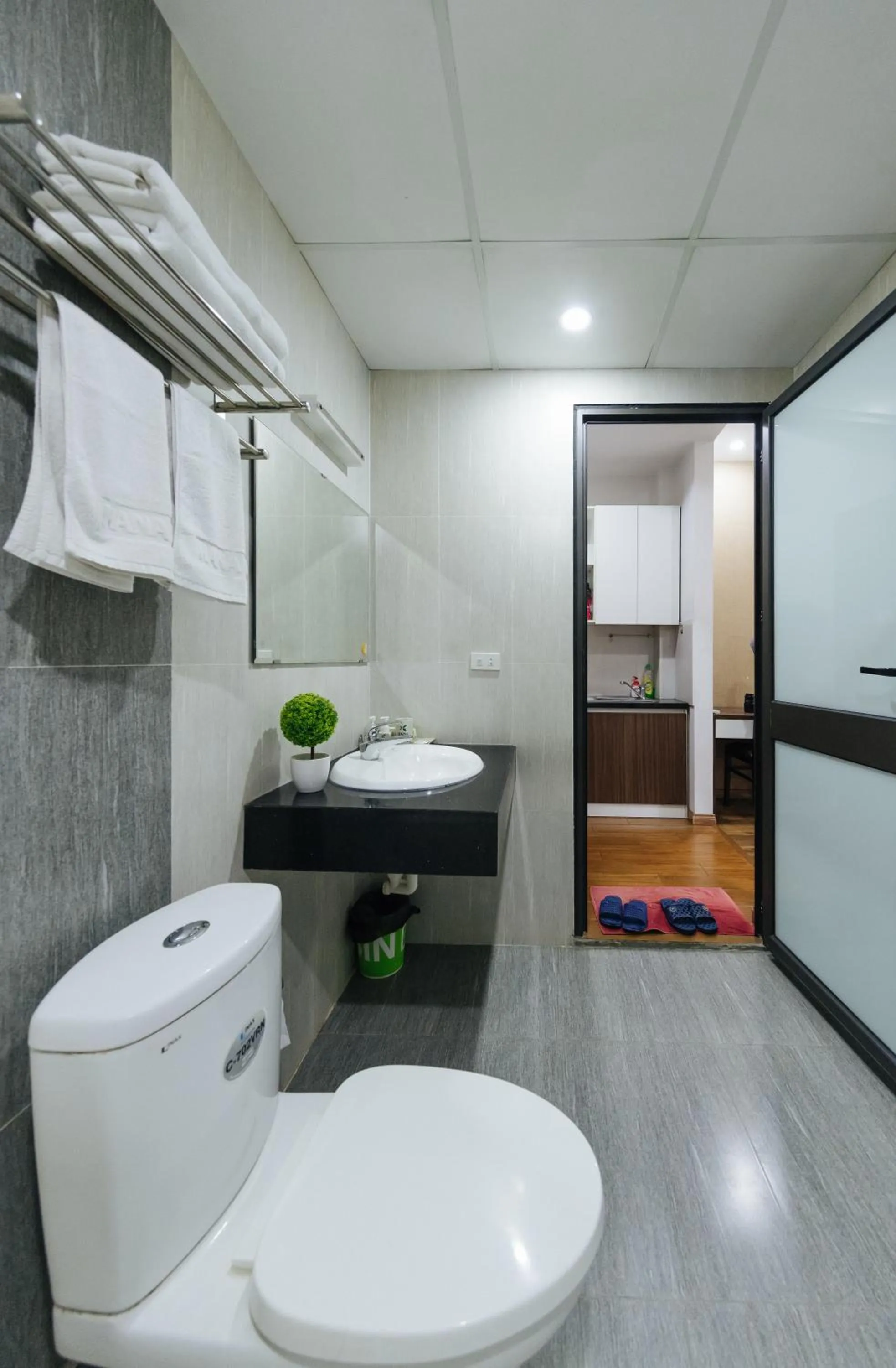 Shower in Hana 1 Apartment & Hotel Bac Ninh