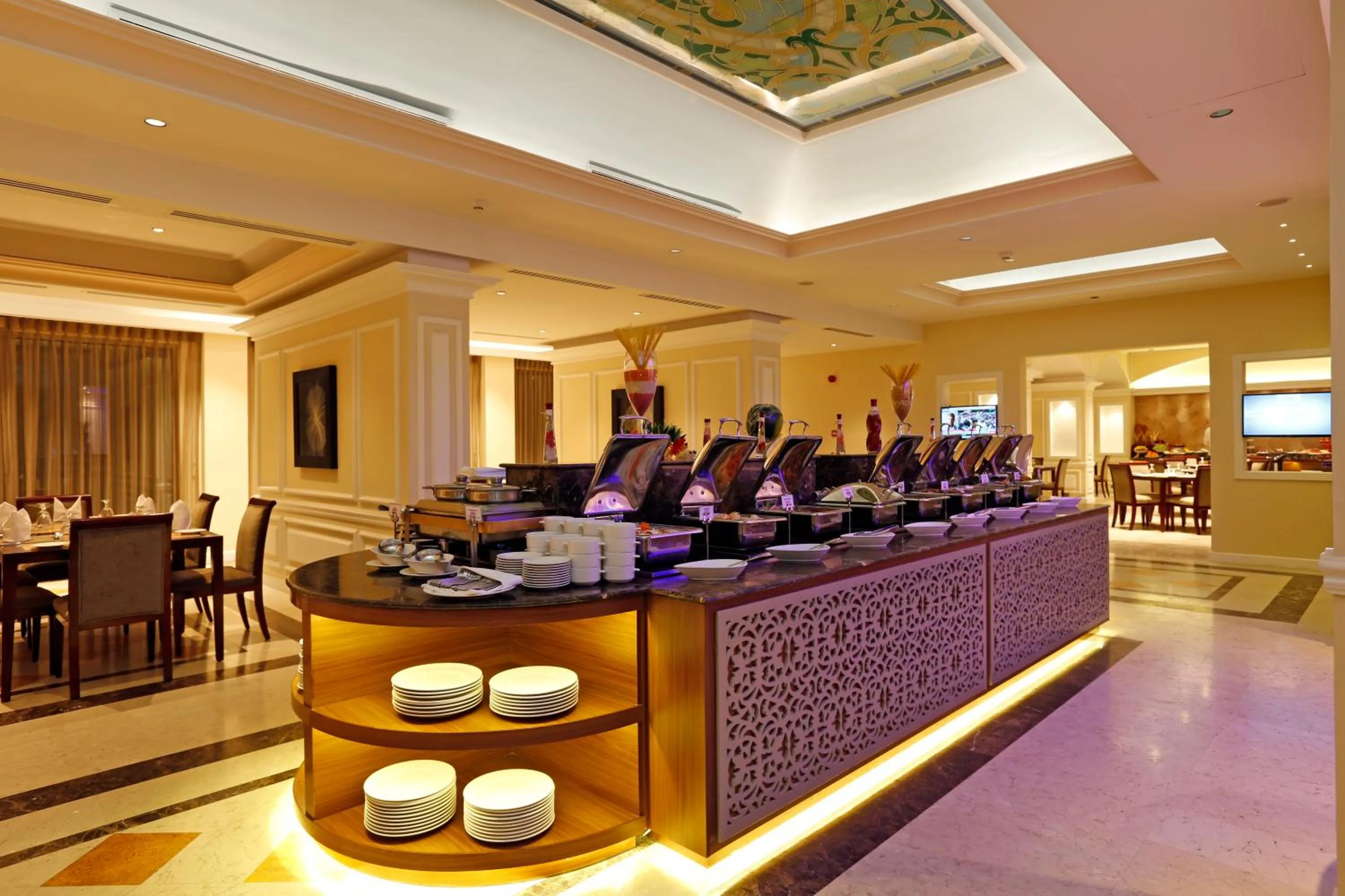Restaurant/places to eat in Ramada Riyadh Hotel