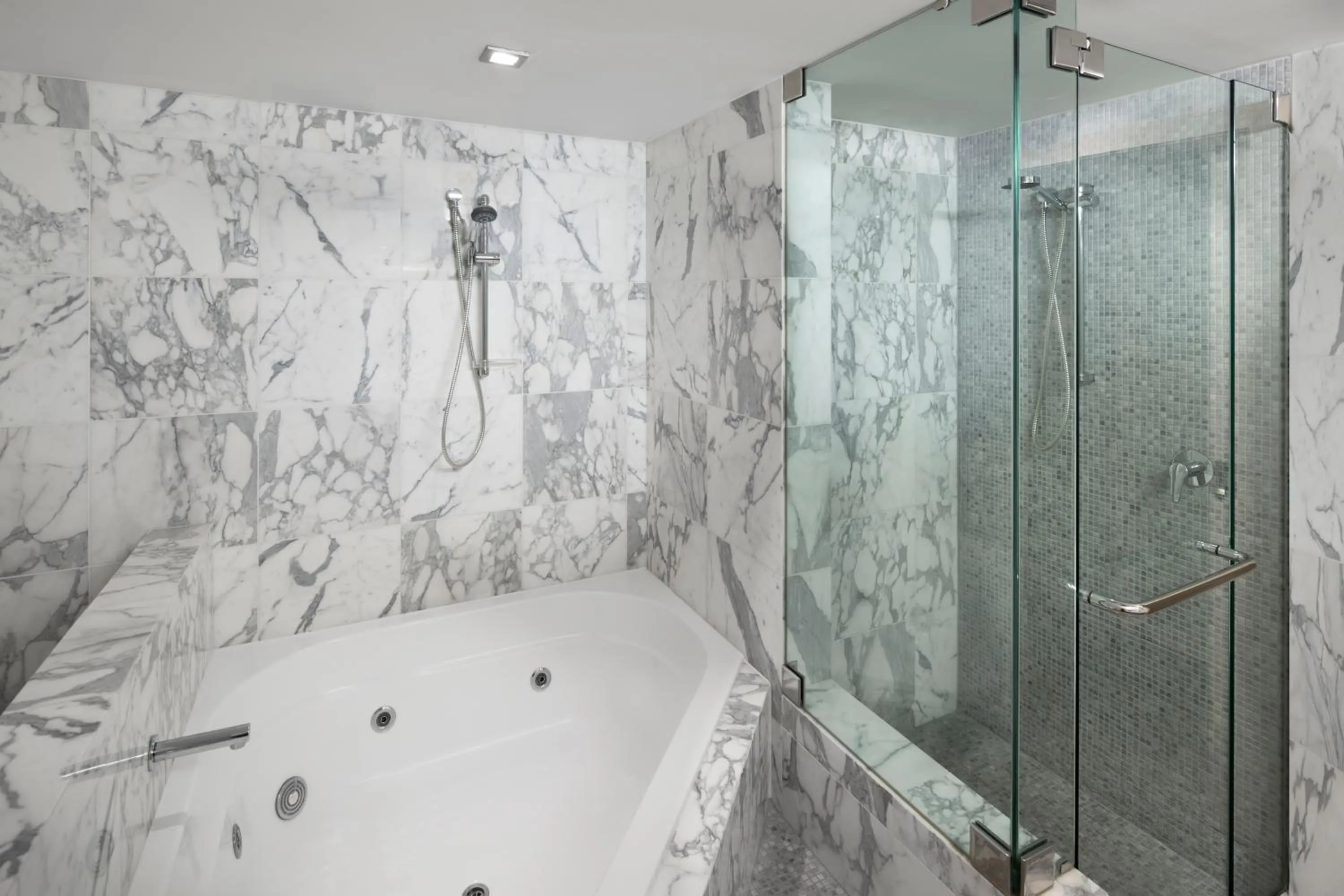 Shower in The Sydney Boulevard Hotel