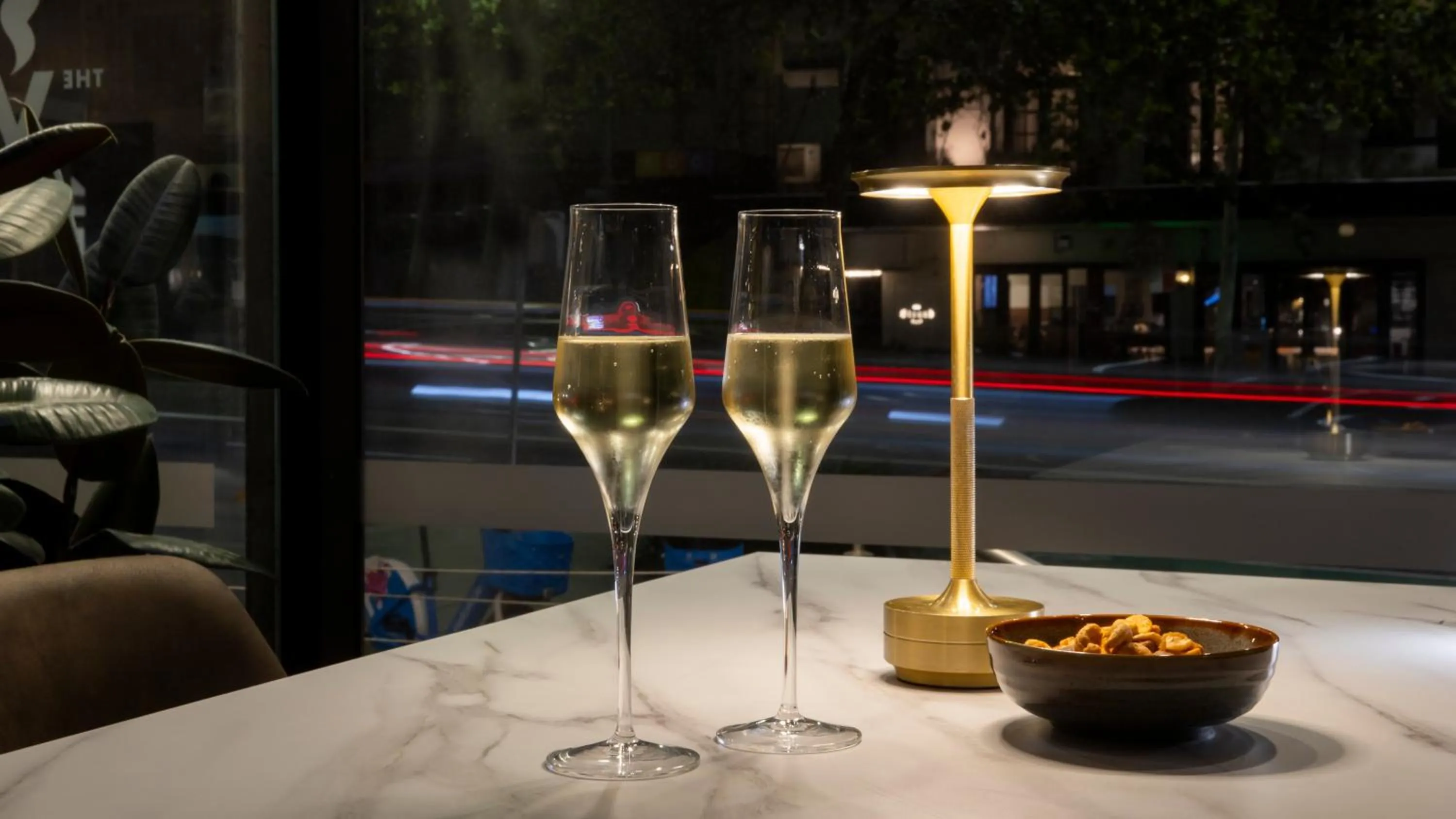 Lounge or bar in The Sydney Boulevard Hotel