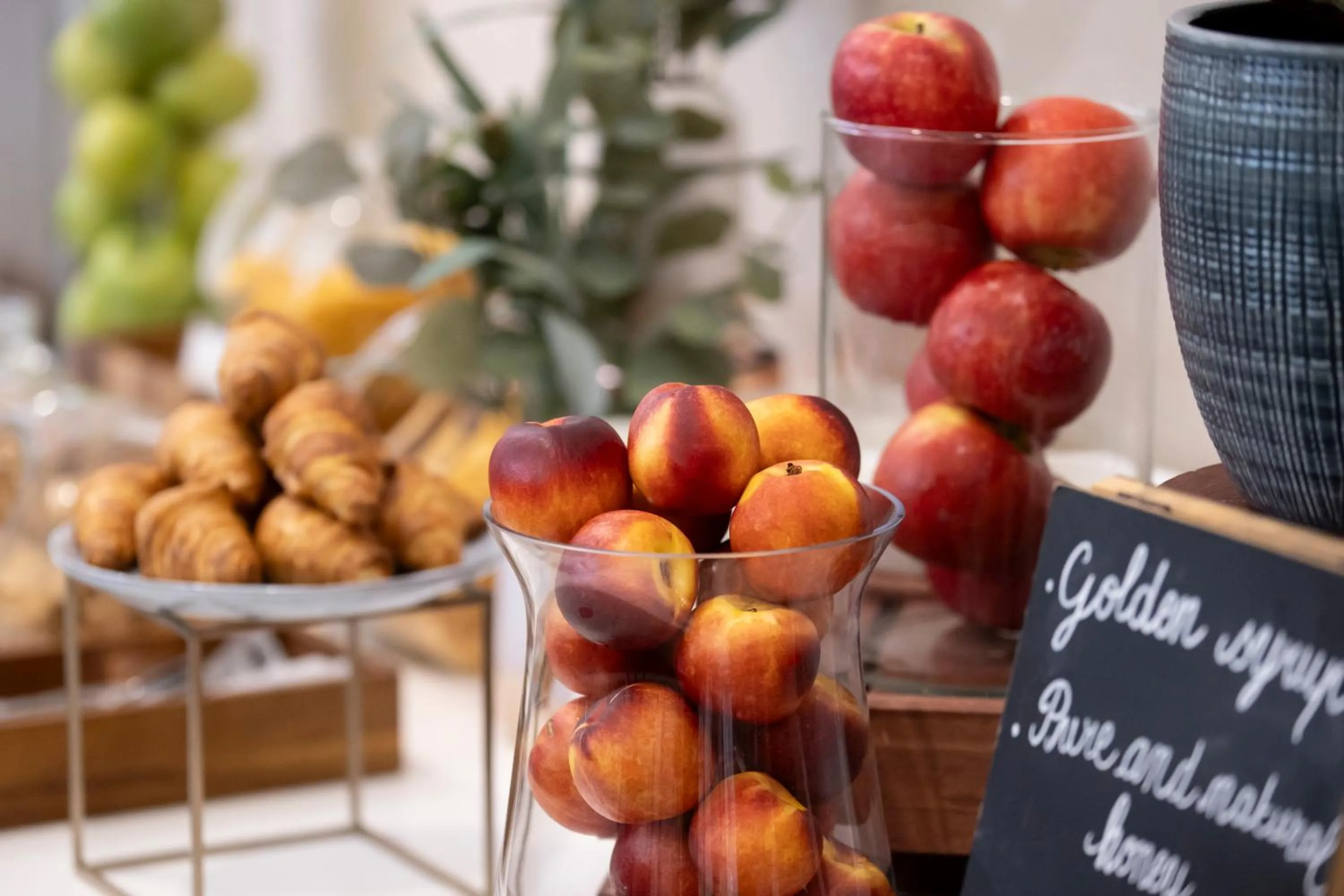 Restaurant/places to eat in The Sydney Boulevard Hotel