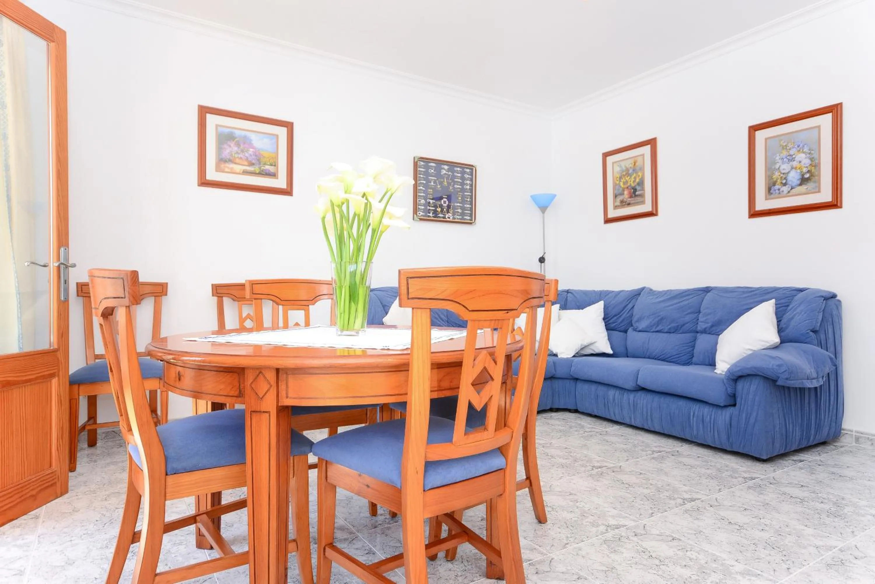 Living room in Pinya