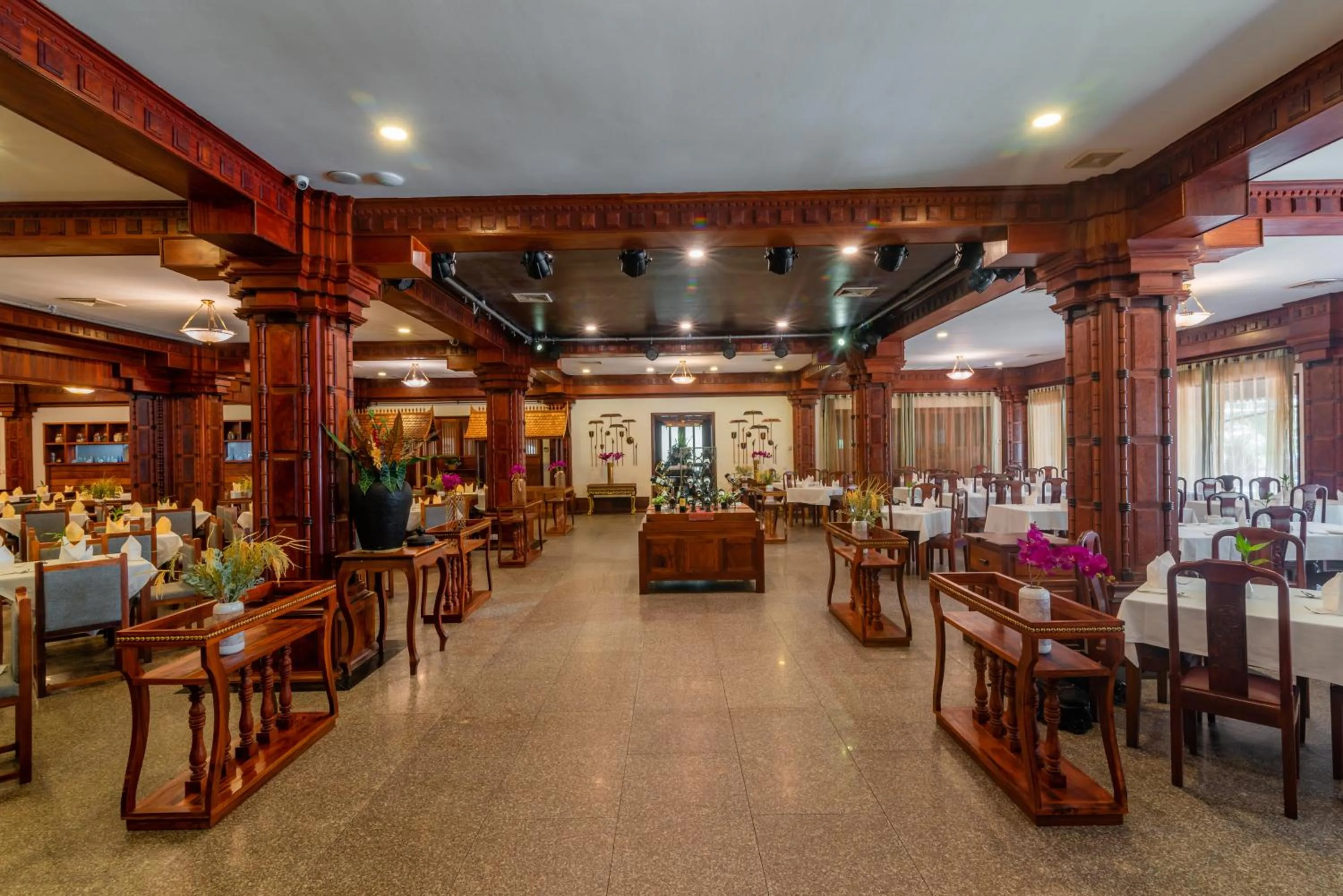 Restaurant/places to eat in Empress Angkor Resort & Spa
