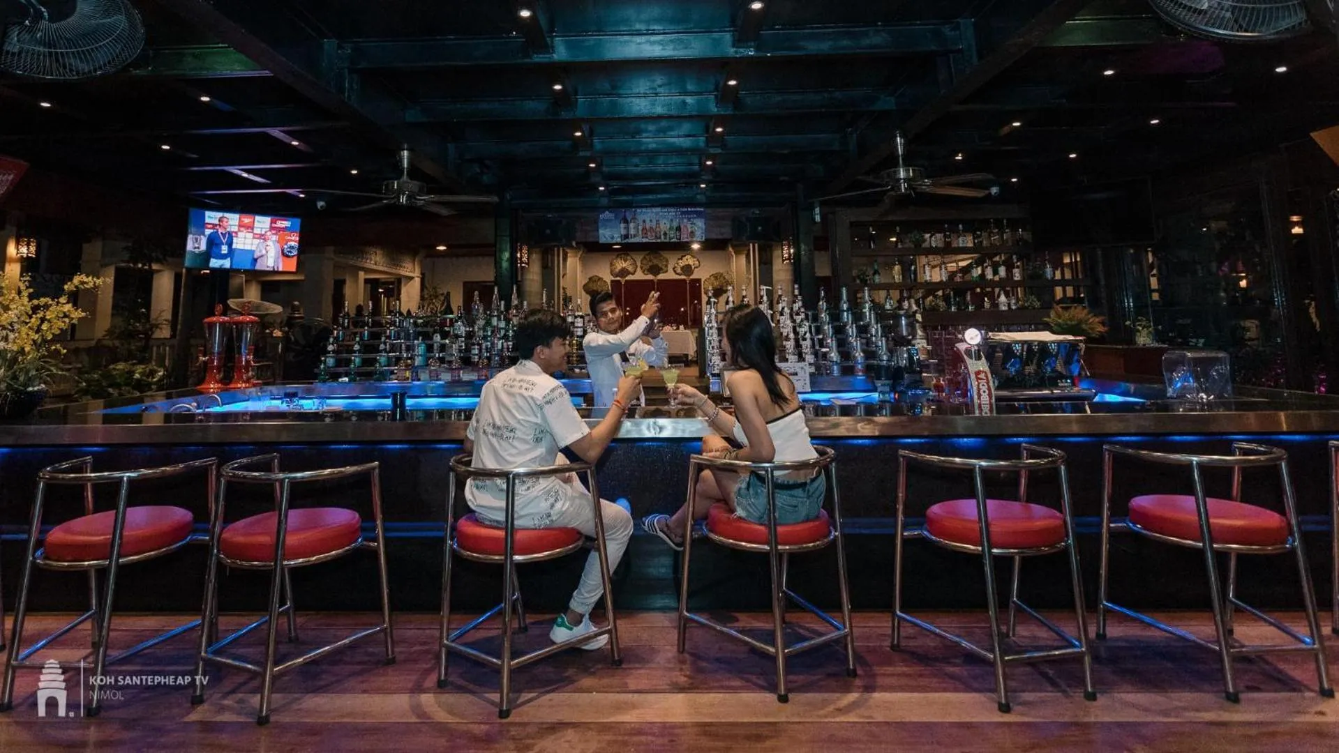 Lounge or bar in Empress Angkor Resort & Spa