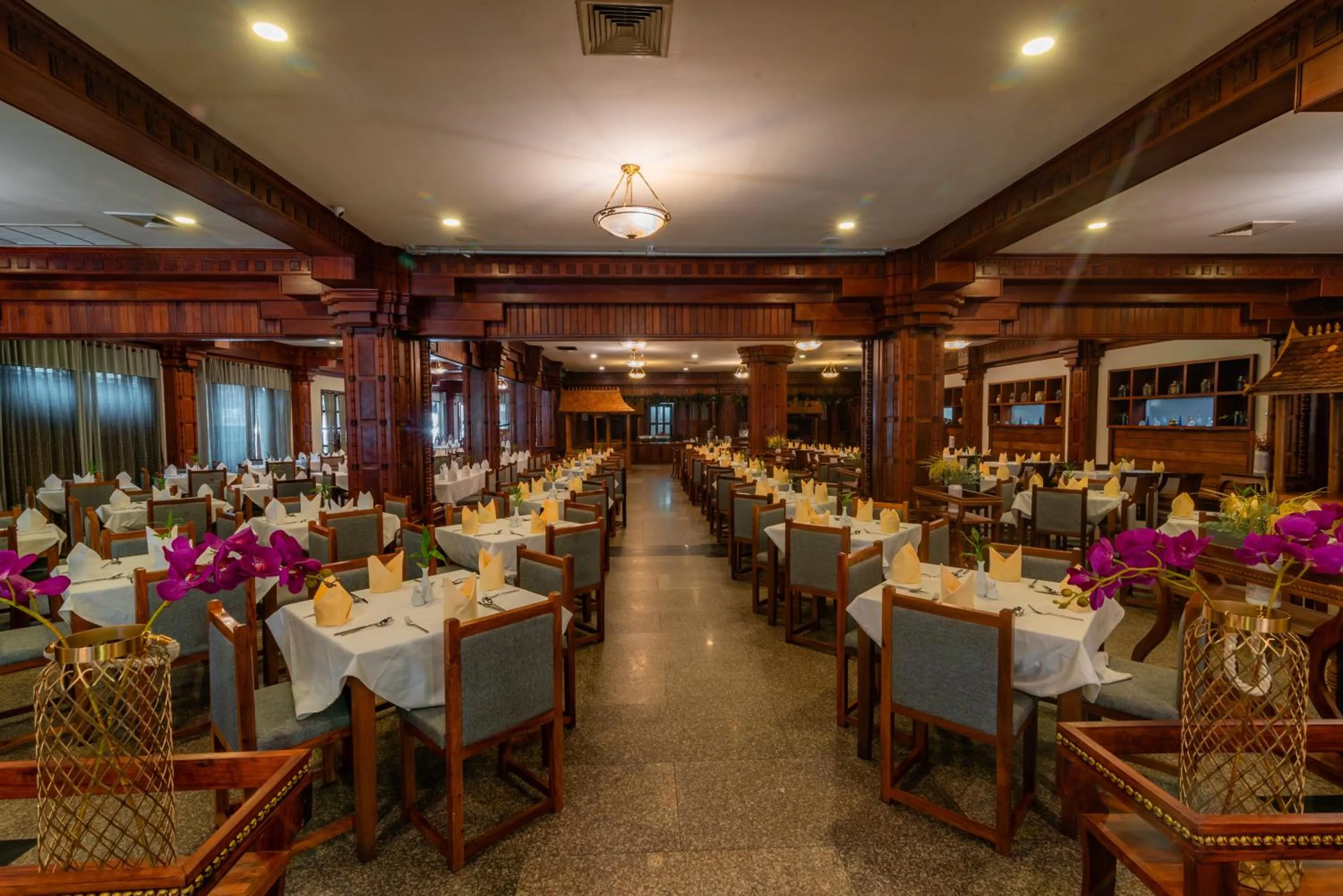 Restaurant/places to eat in Empress Angkor Resort & Spa