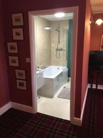 Bathroom in Robin Hood Inn