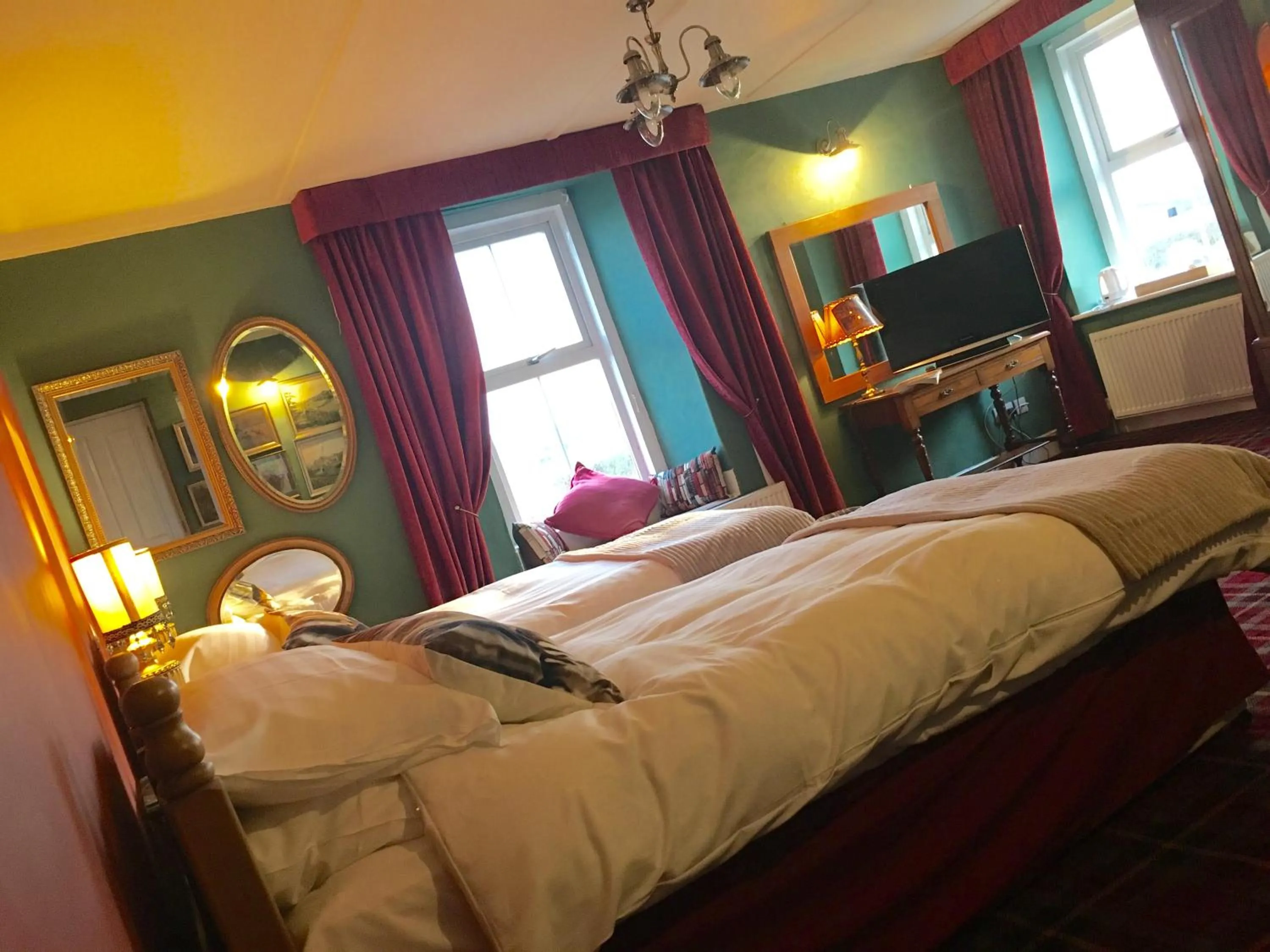 Bedroom, Bed in Robin Hood Inn