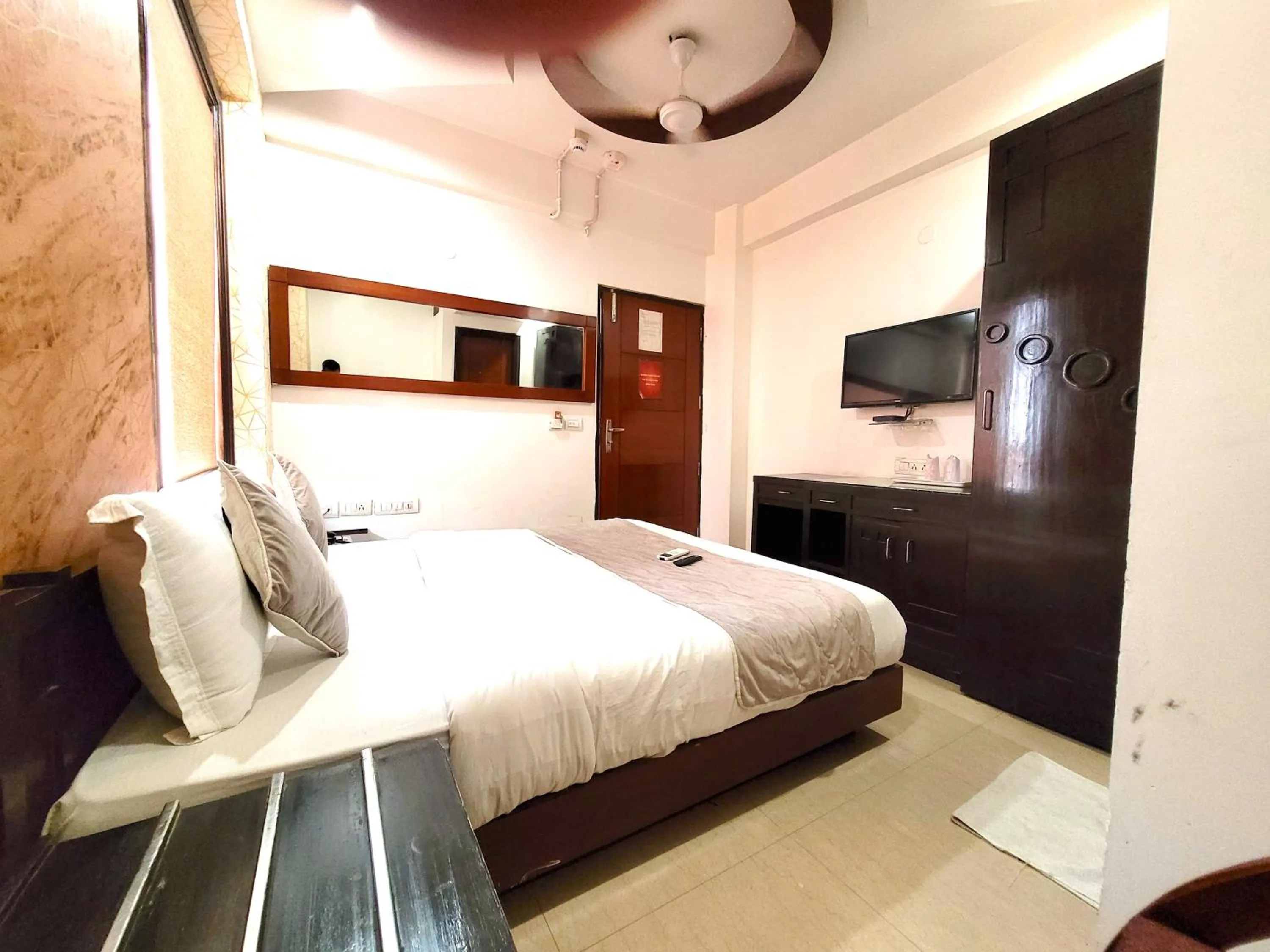 Photo of the whole room, Bed in Hotel The Daanish Residency - Karol Bagh