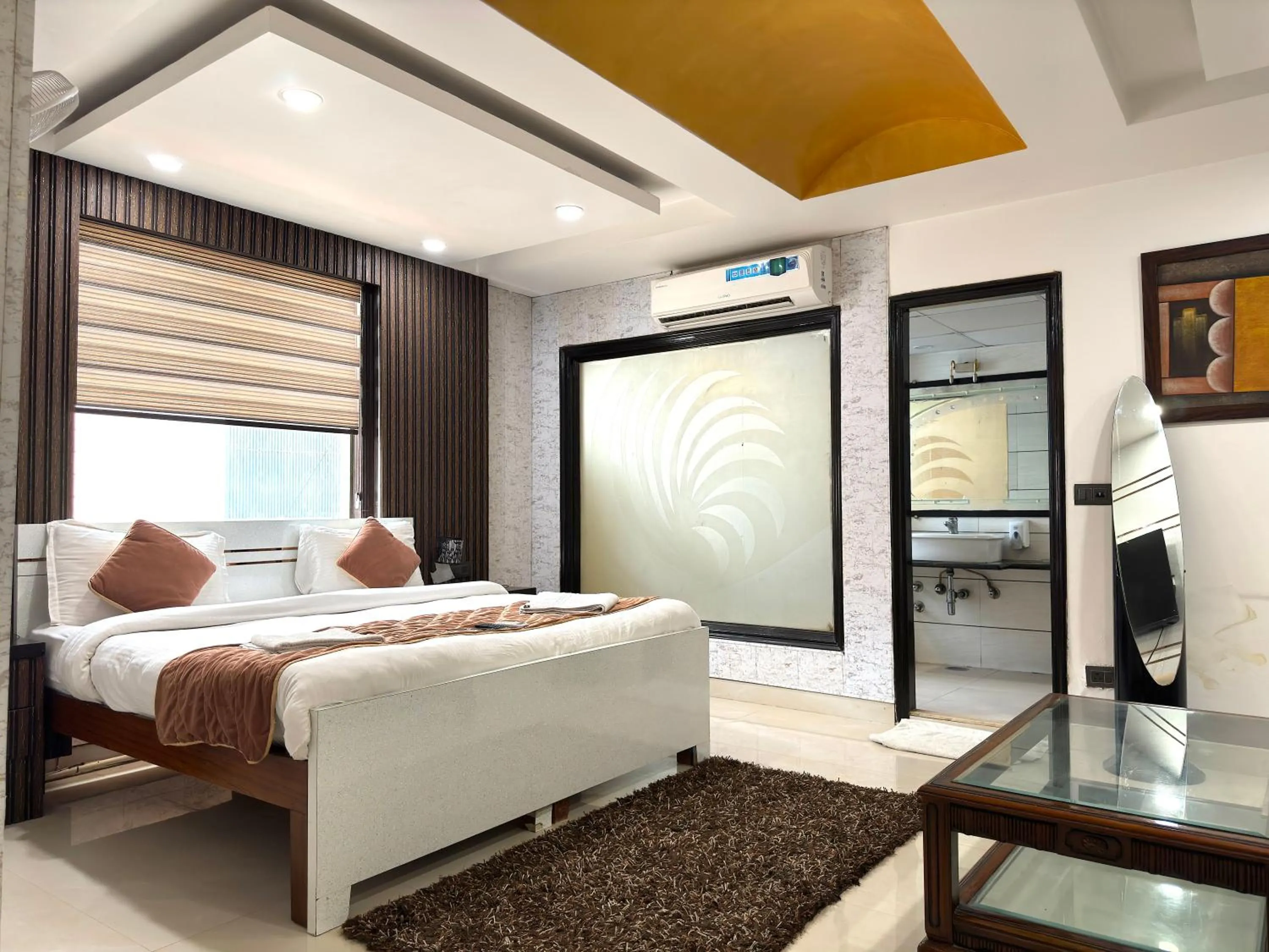 Bed in Hotel The Daanish Residency - Karol Bagh