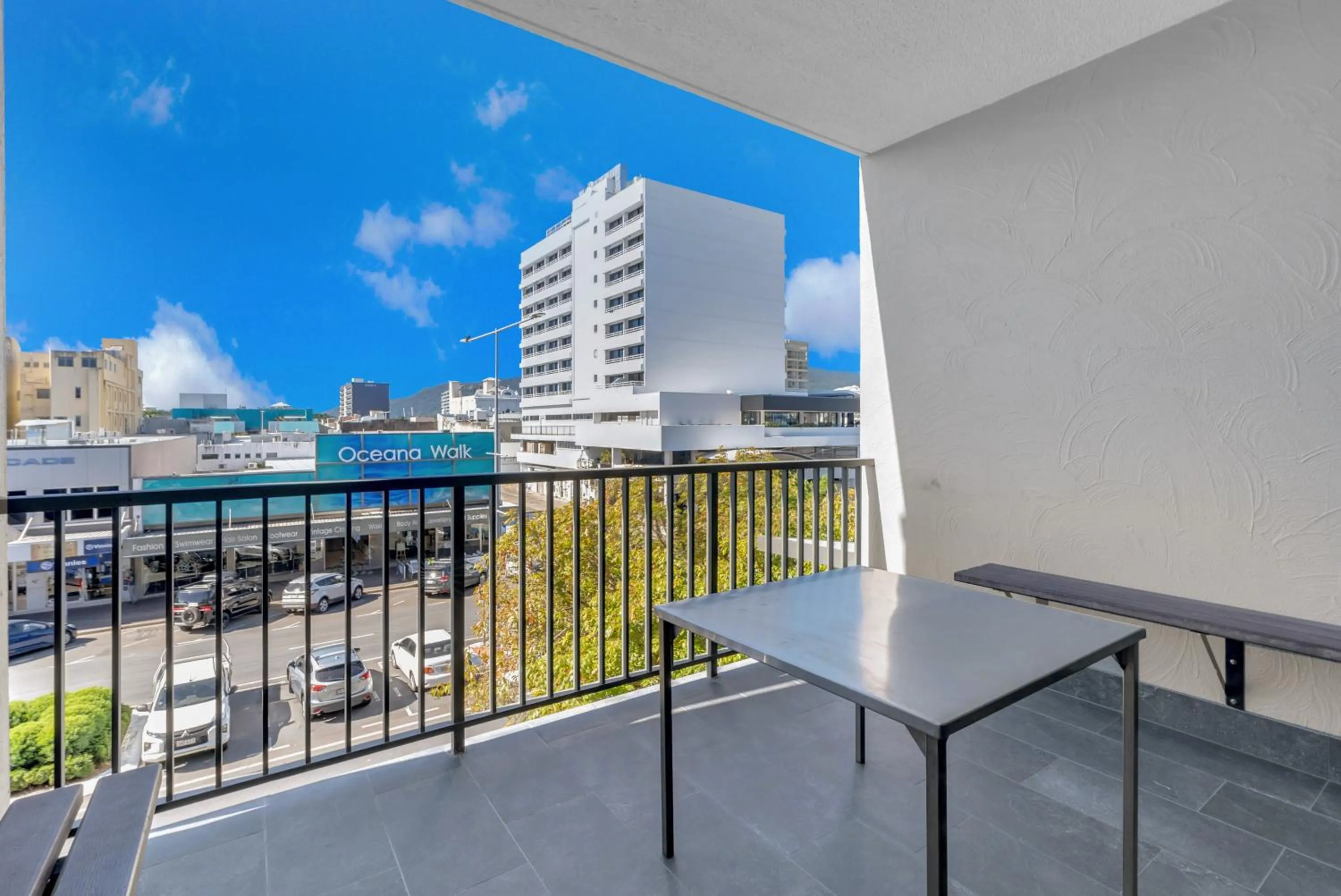 Balcony/Terrace in Gilligan's Hotel & Resort Cairns