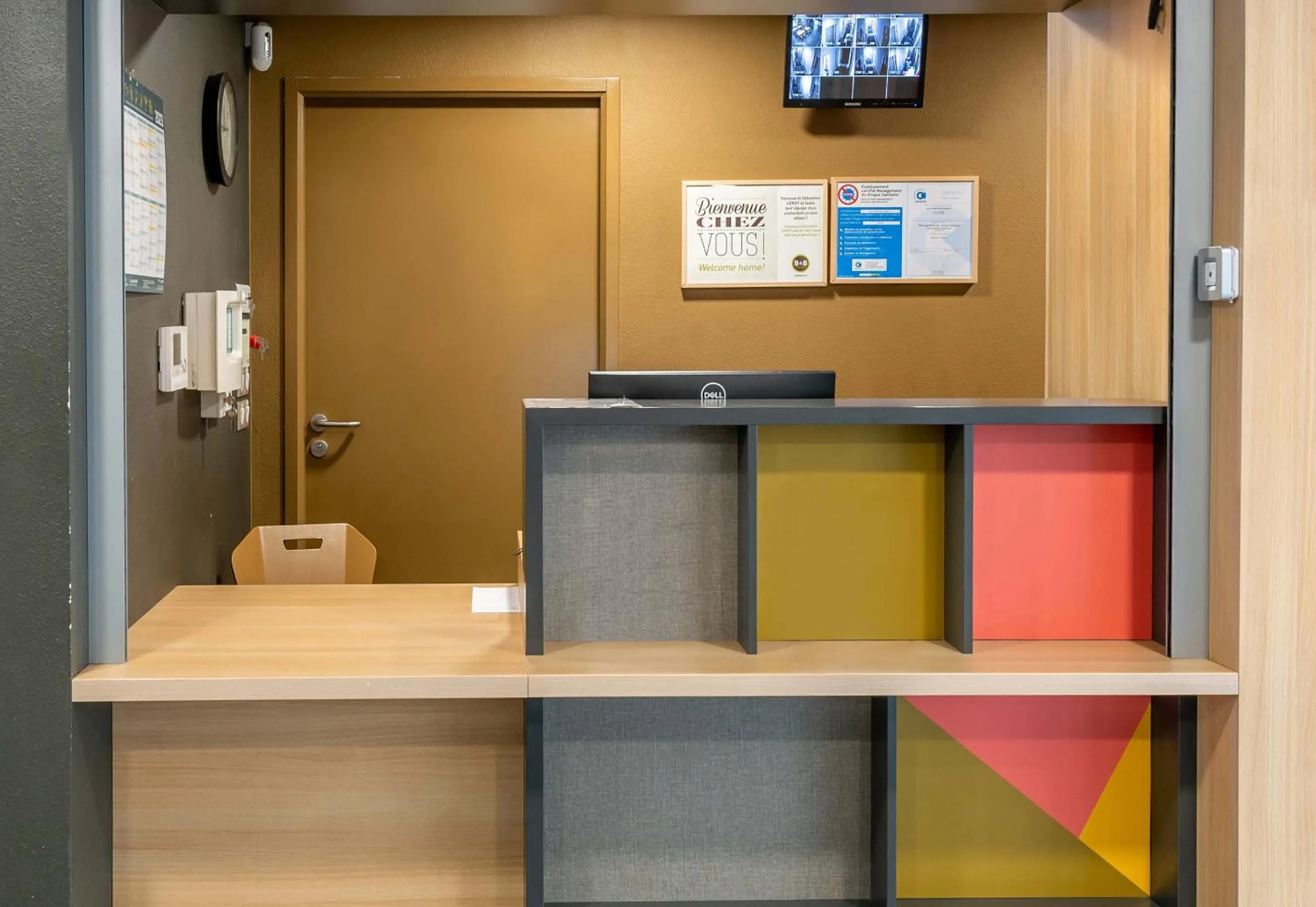 Lobby or reception in B&B HOTEL Castres Centre Gambetta