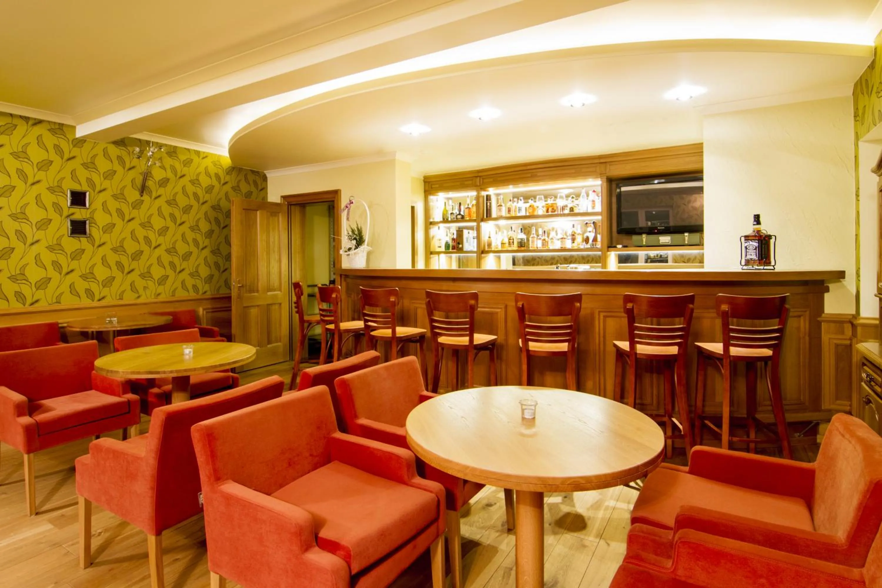 Restaurant/places to eat in Hotel Pory Roku