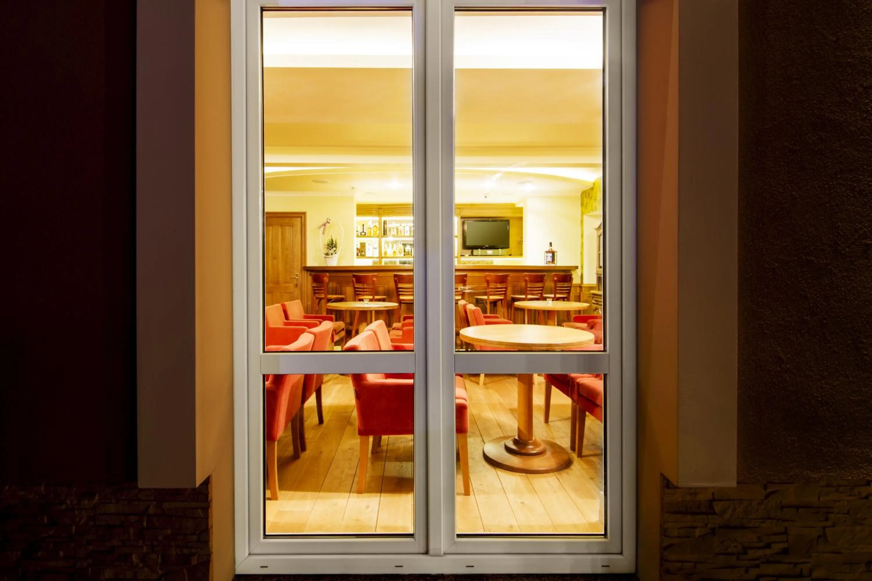 Restaurant/places to eat in Hotel Pory Roku