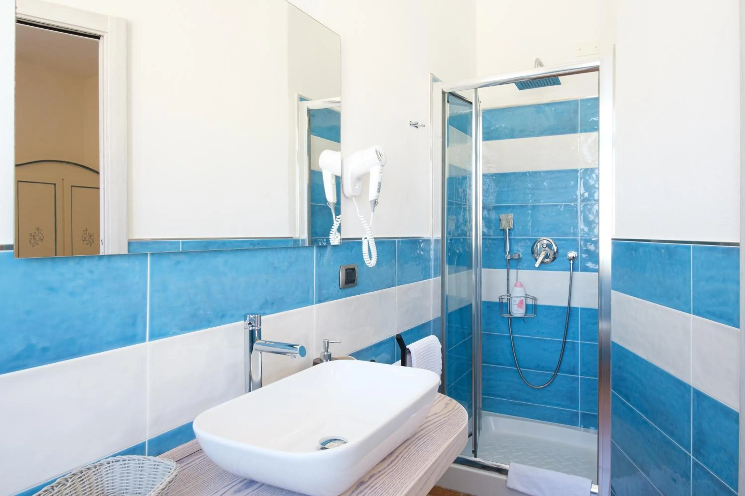 Shower in Villa Piana