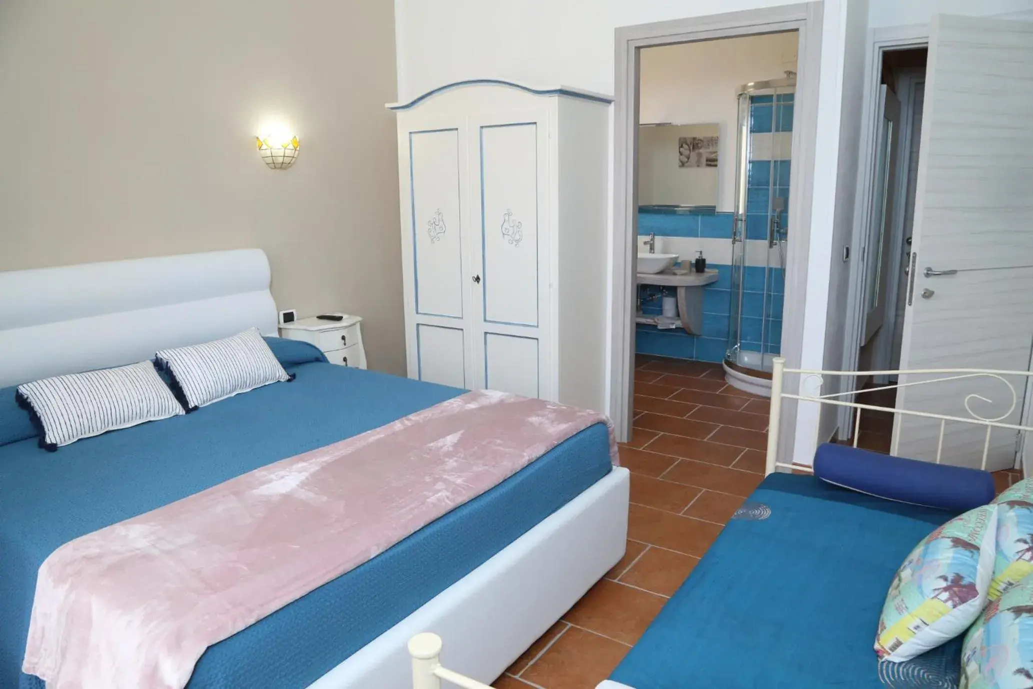 Triple Room with Garden View in Villa Piana Triple Room with Garden View in Villa Piana