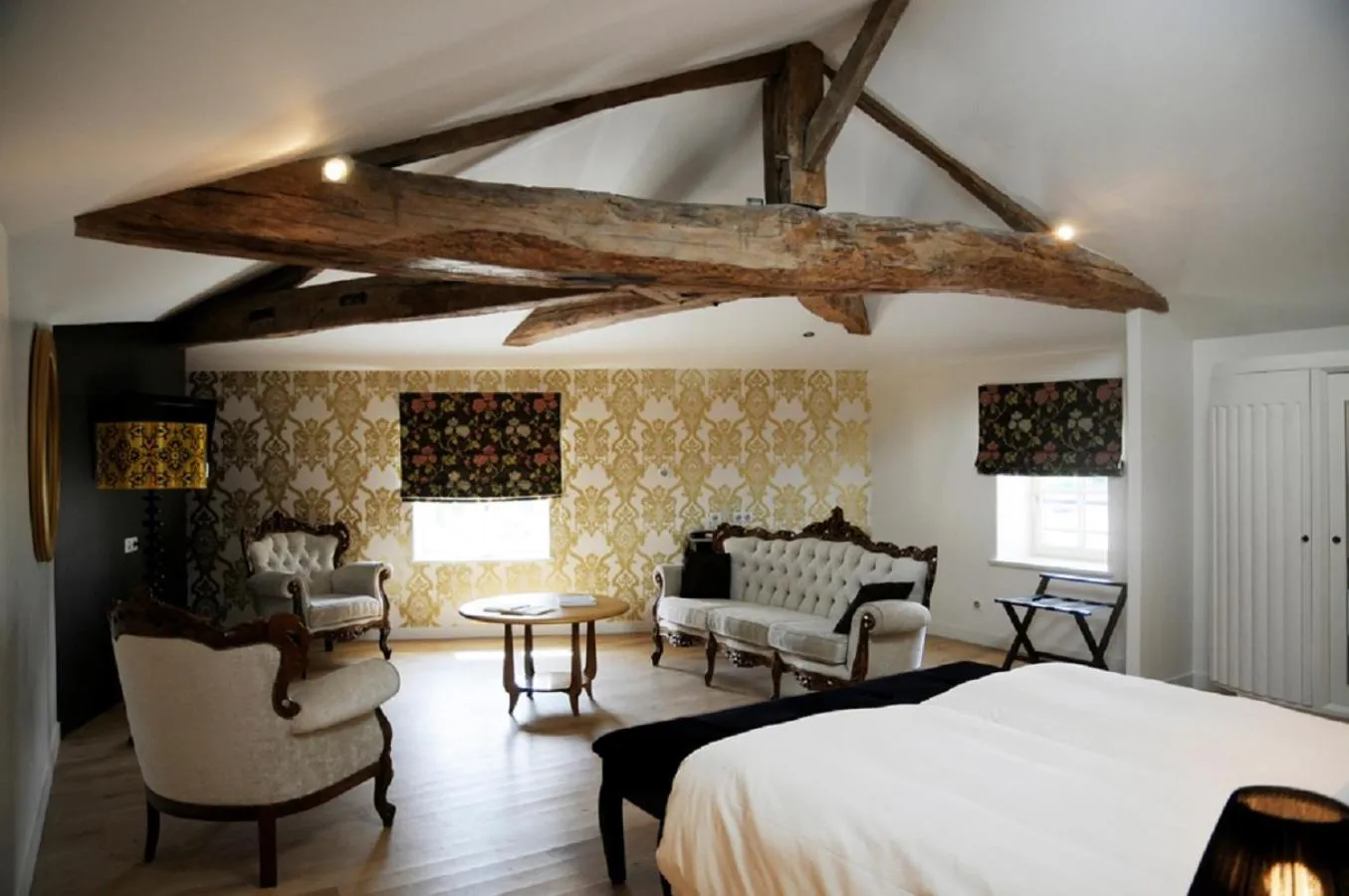 Living room, Bed in Frédéric Carrion - Cuisine, Hôtel & Spa