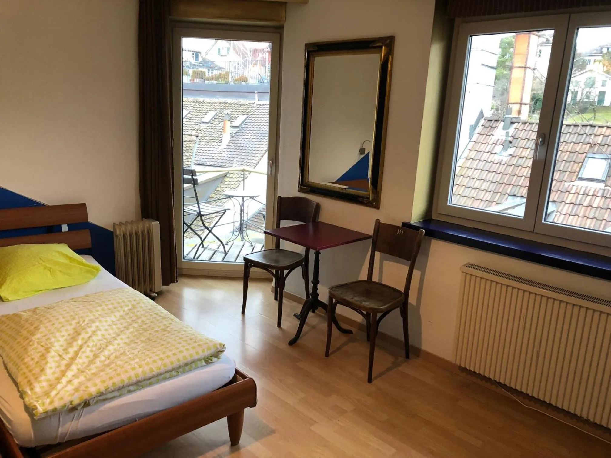 Living room, Bed in Oldtown Hostel Otter