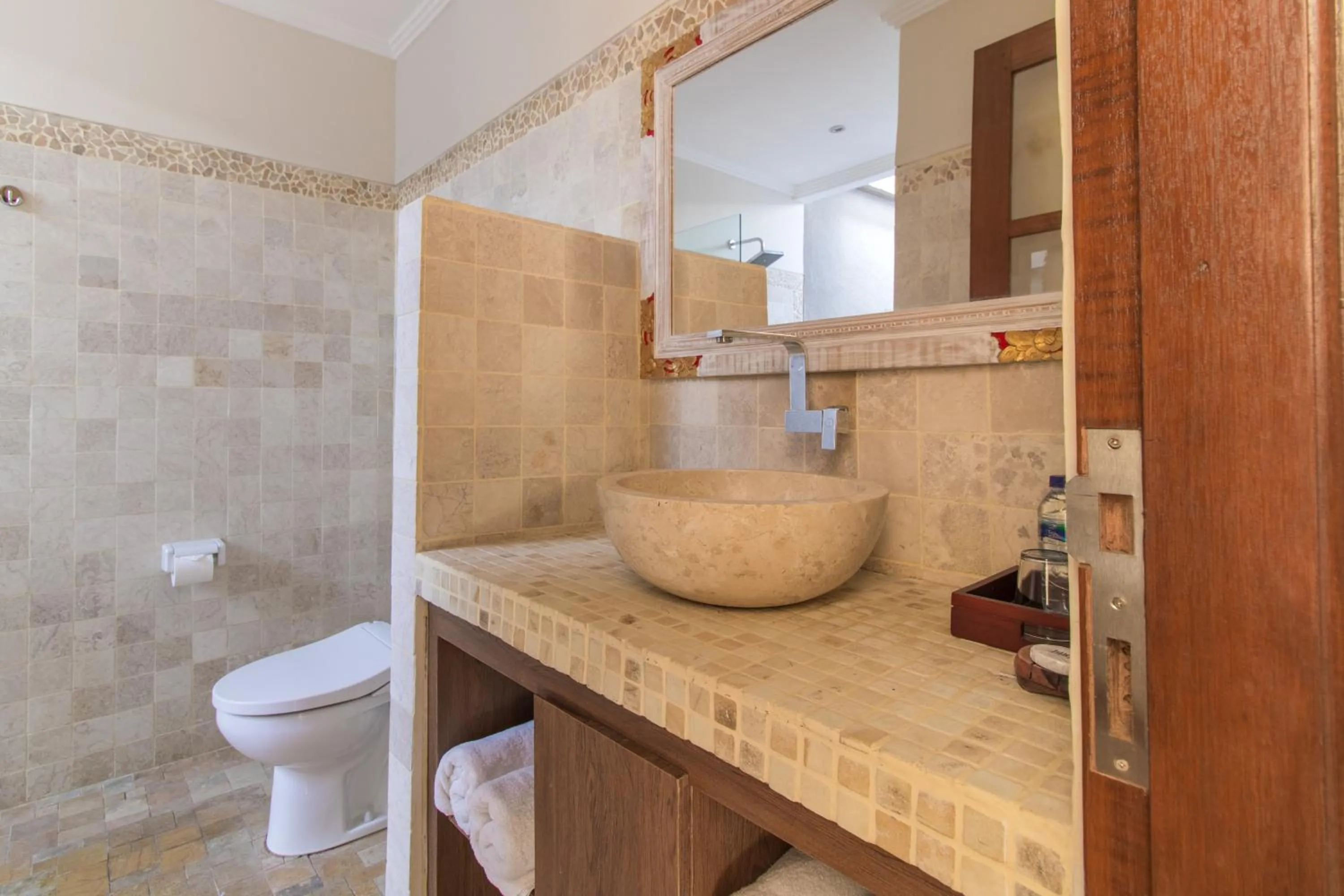 Bathroom in Taman Amertha Villas by Maha Bali