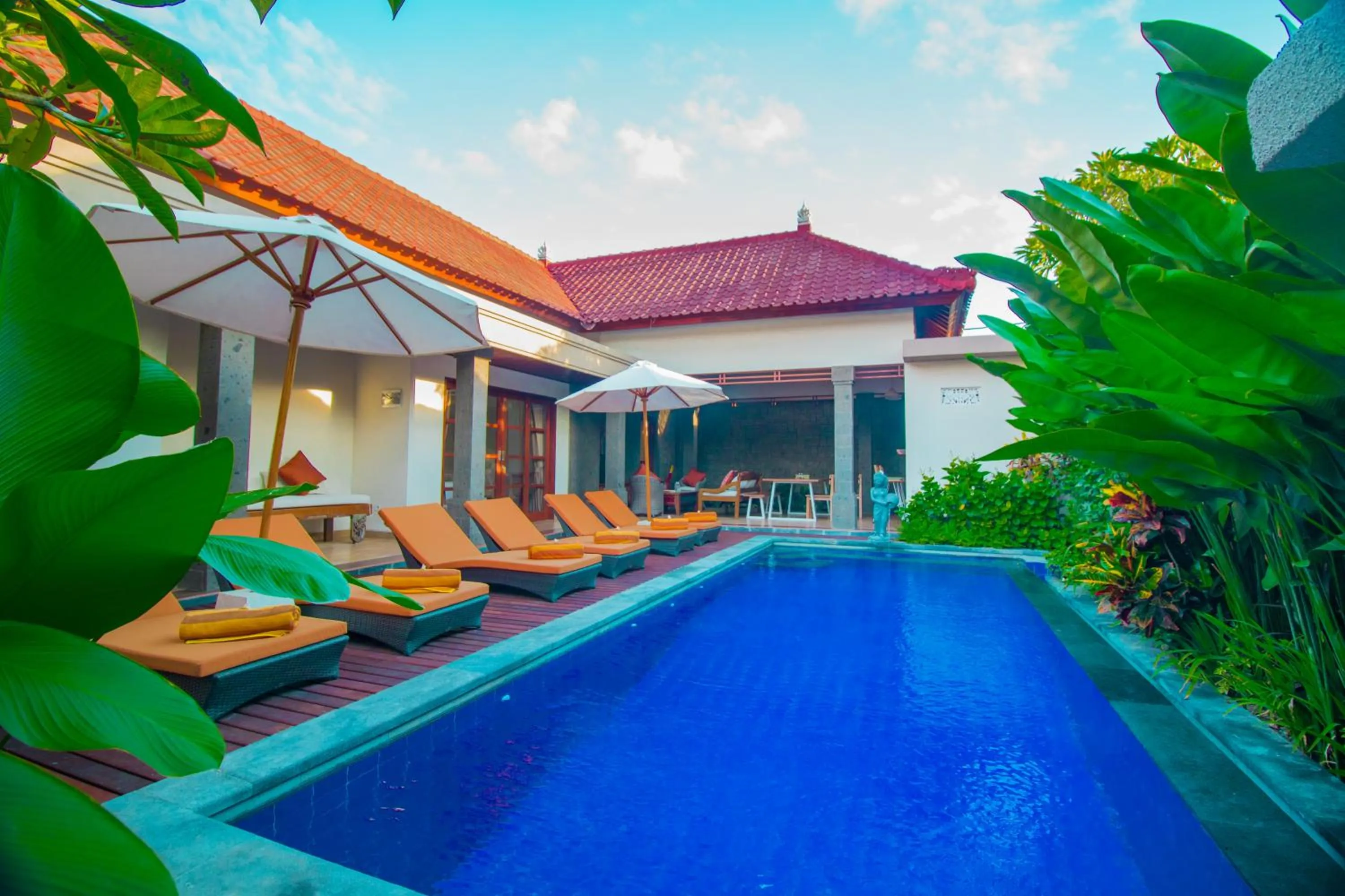 Swimming pool in Taman Amertha Villas by Maha Bali