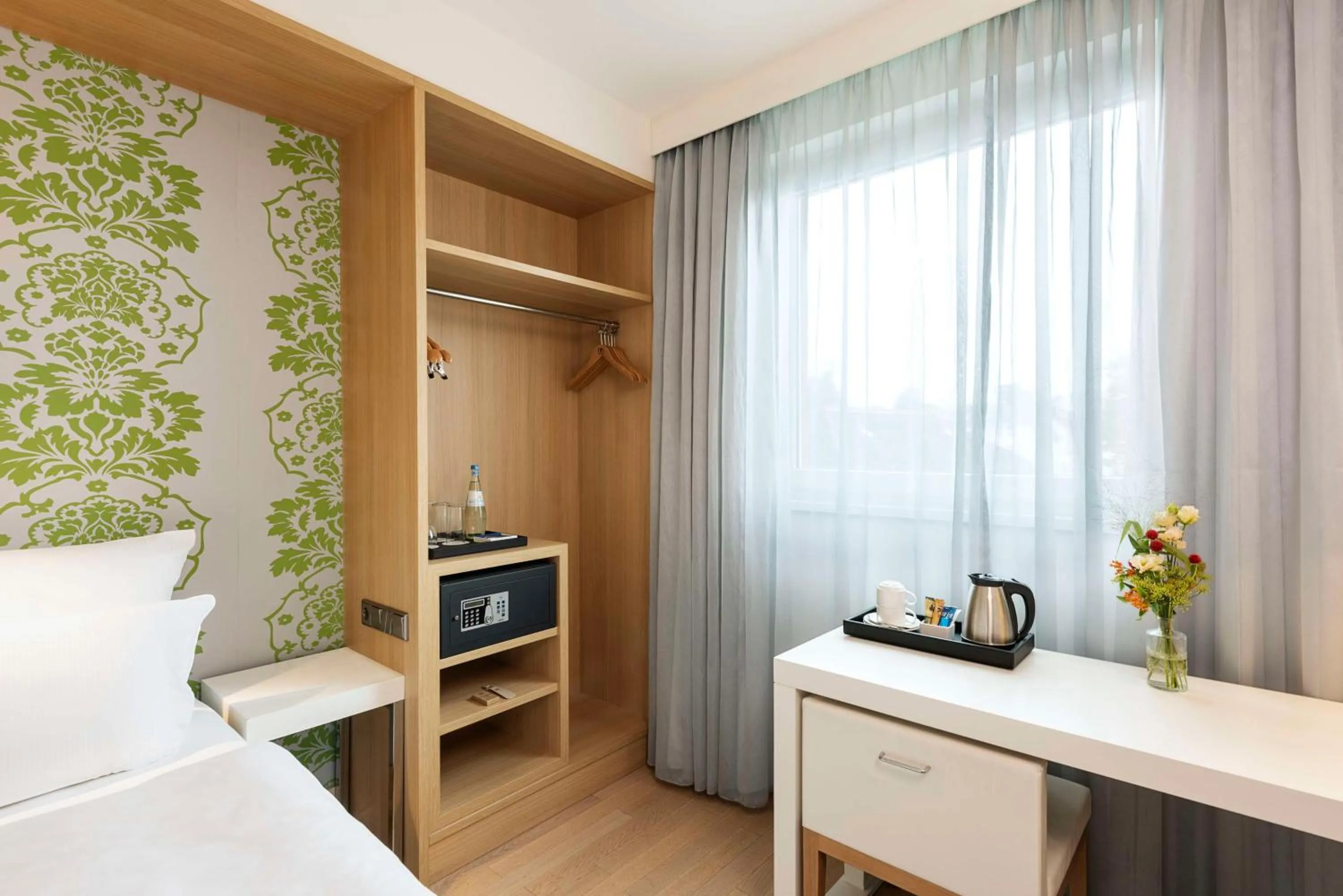 Bedroom, Bed in NH Ludwigsburg