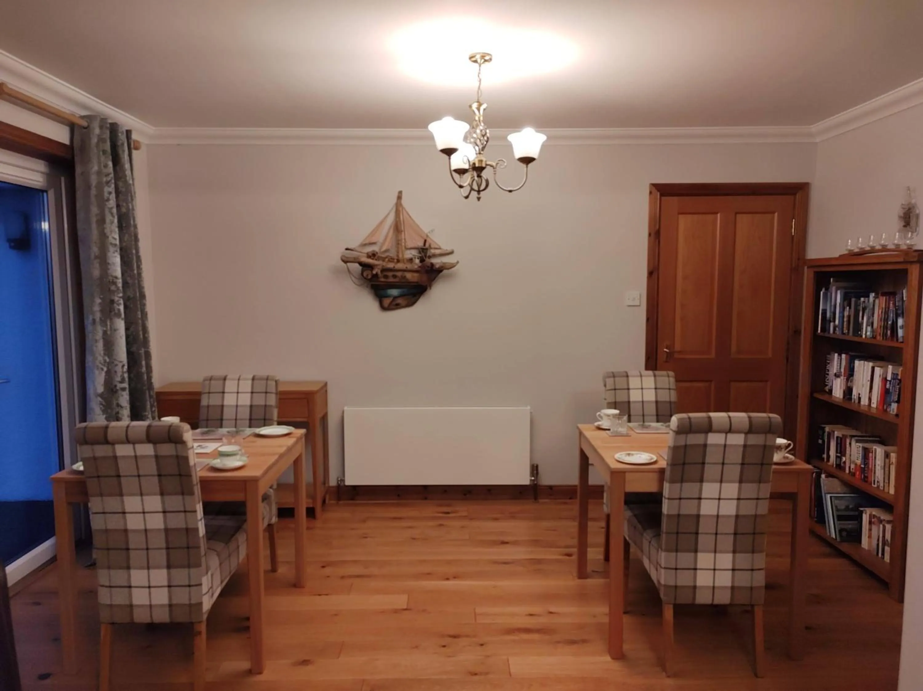 Dining area in B&B Ronan House