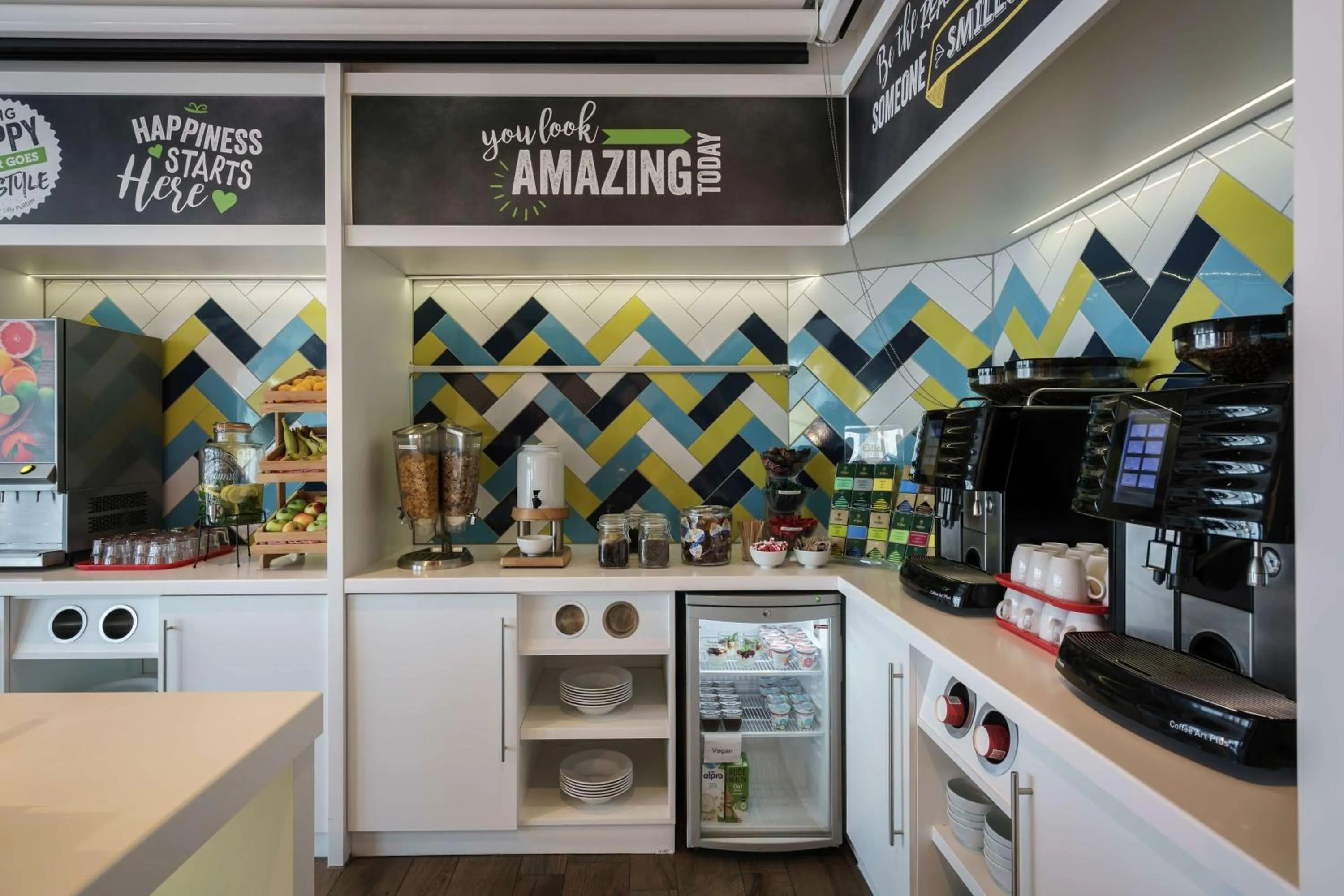 Breakfast in Hampton by Hilton Amsterdam Centre East