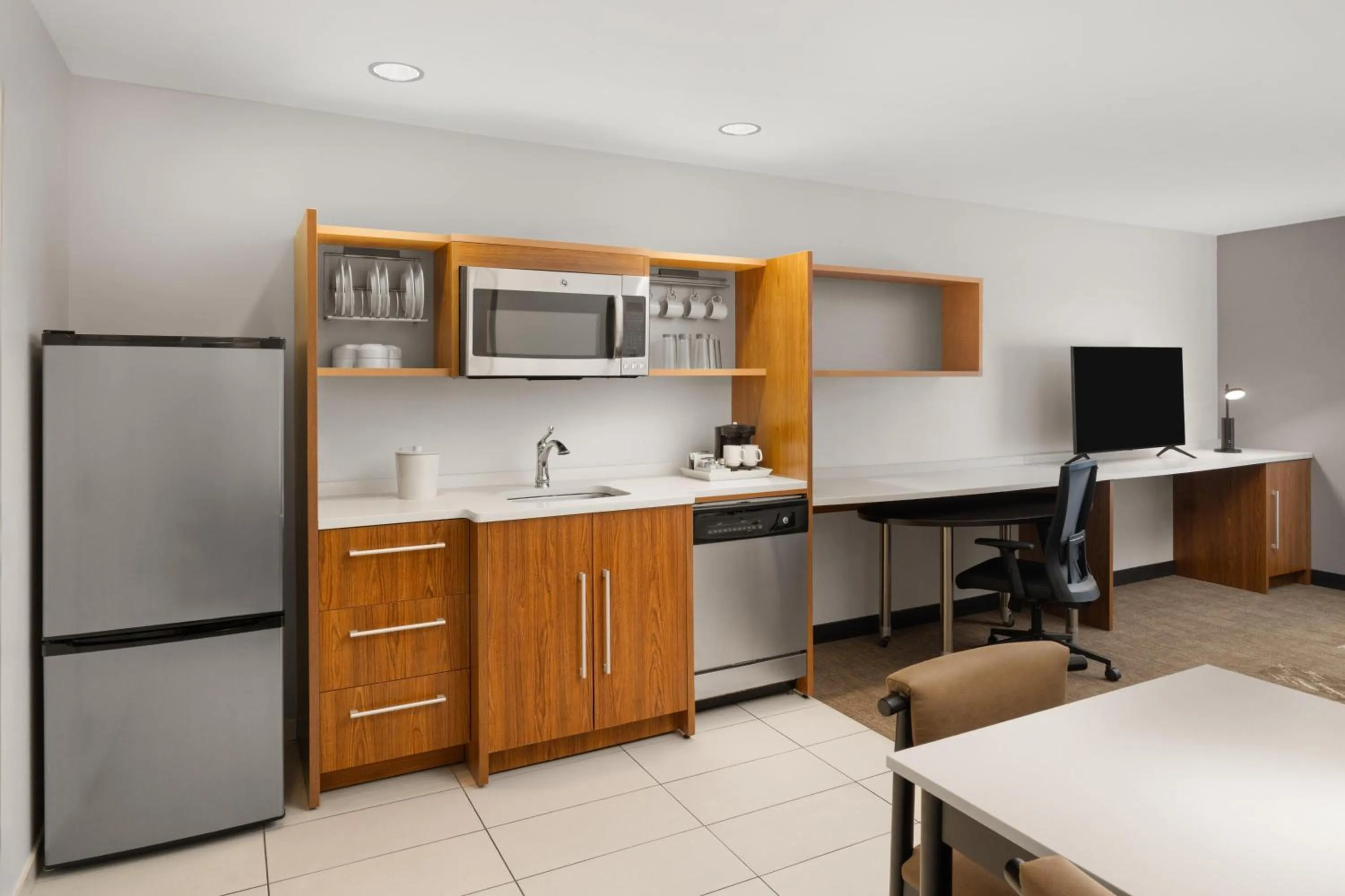 Bedroom in Home2 Suites by Hilton Alexandria