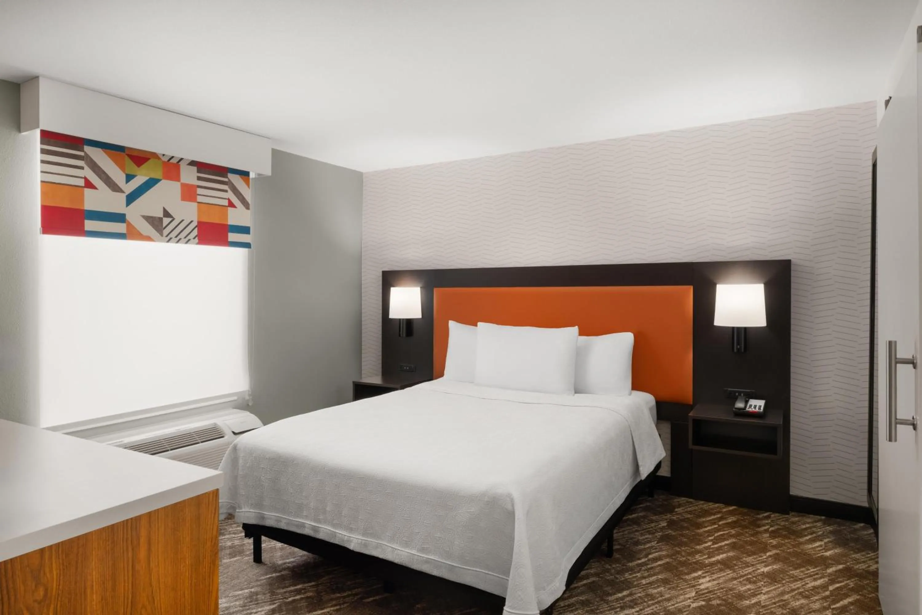Bed in Home2 Suites by Hilton Alexandria